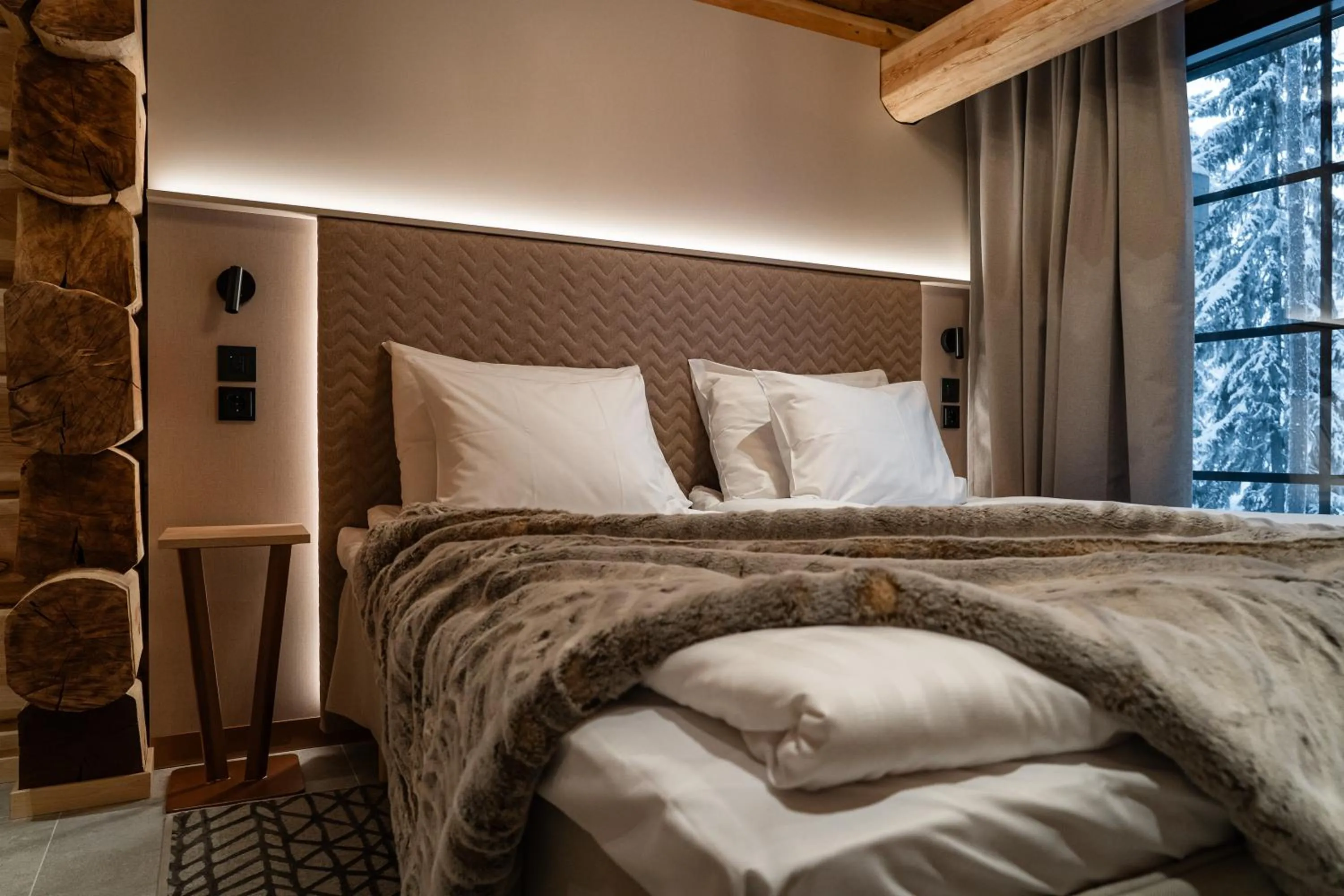 Bed in Vaattunki Wilderness Resort