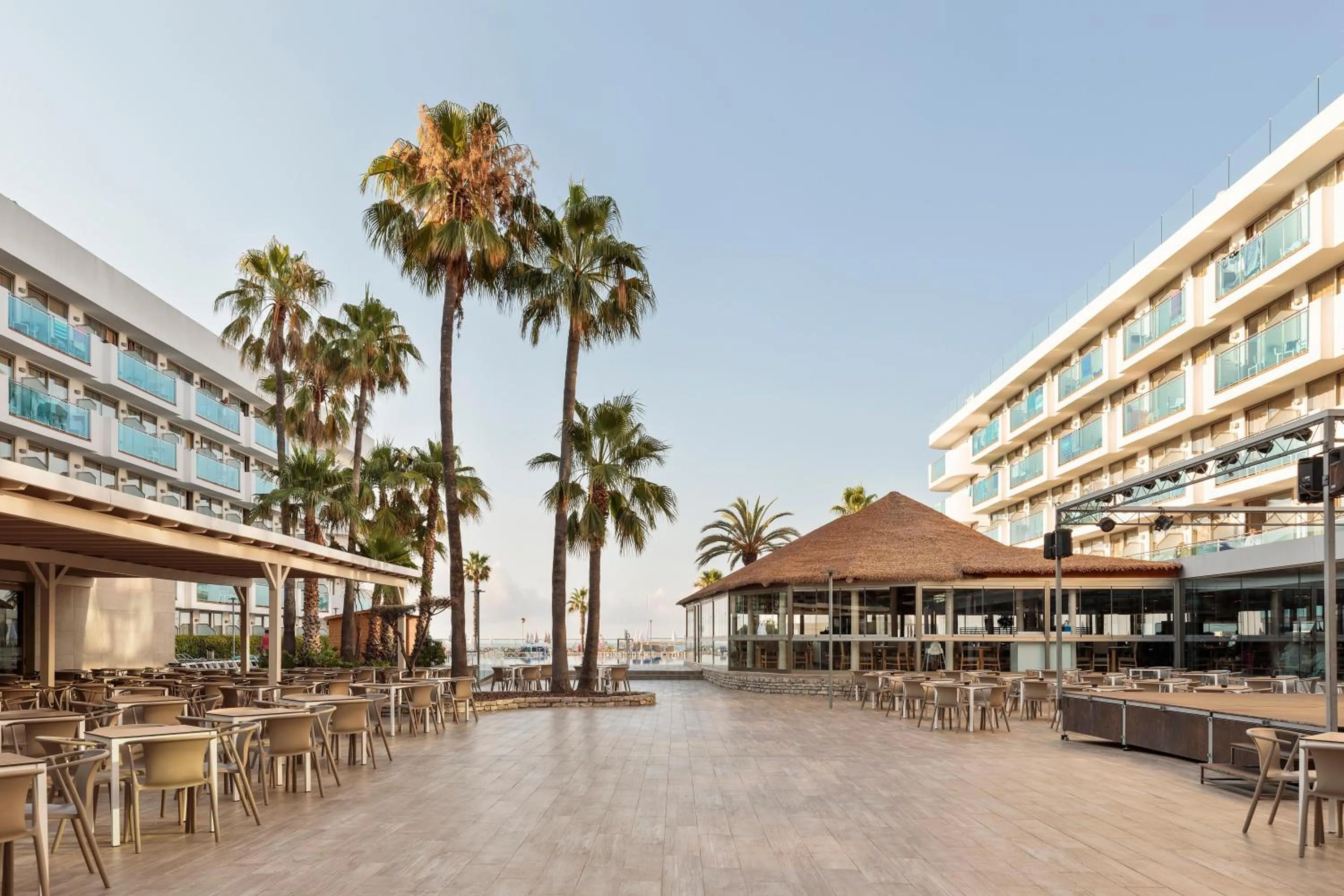 Property building in Hotel Best Maritim