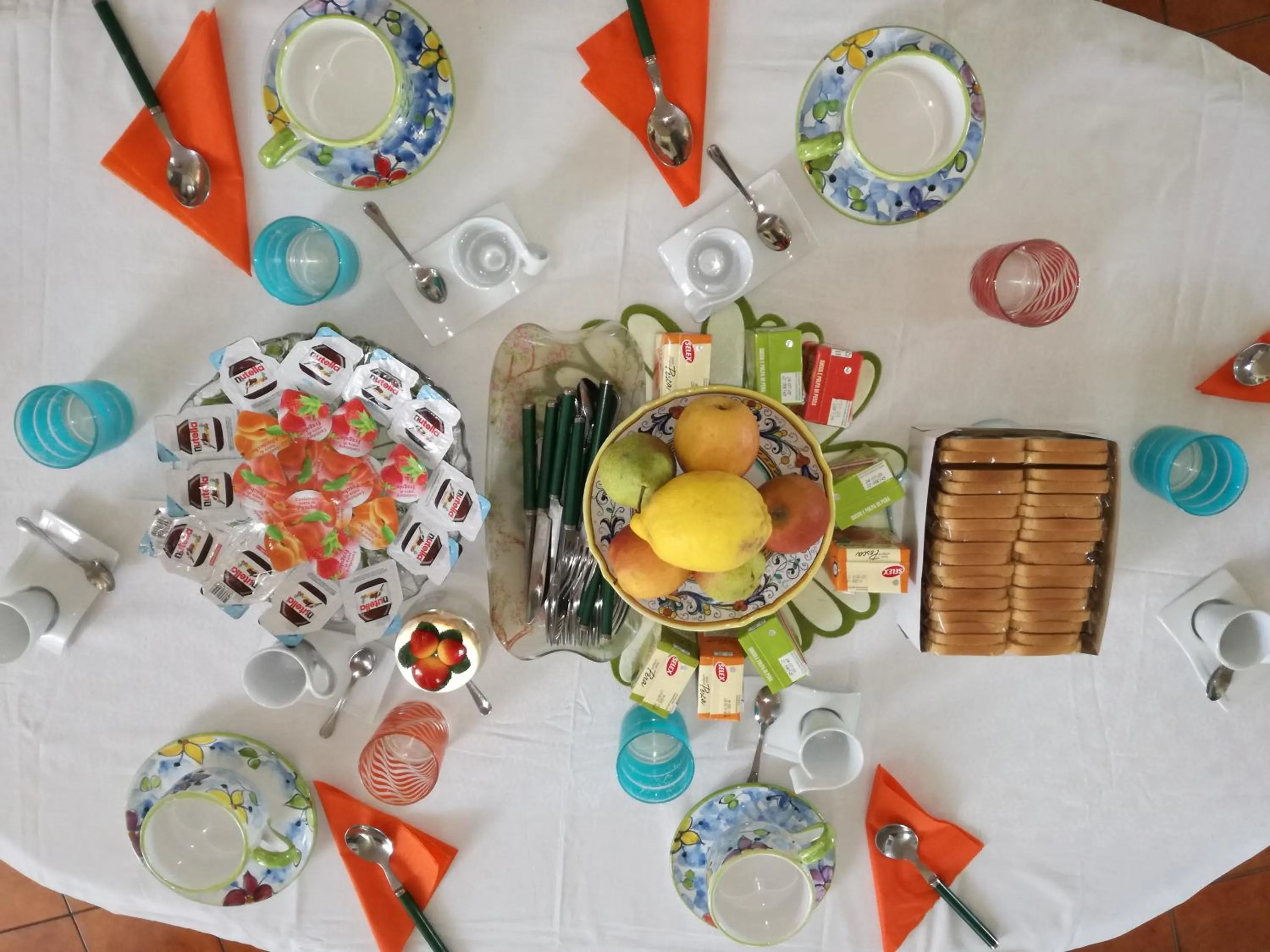 Food and drinks in B&B Villa Napoli