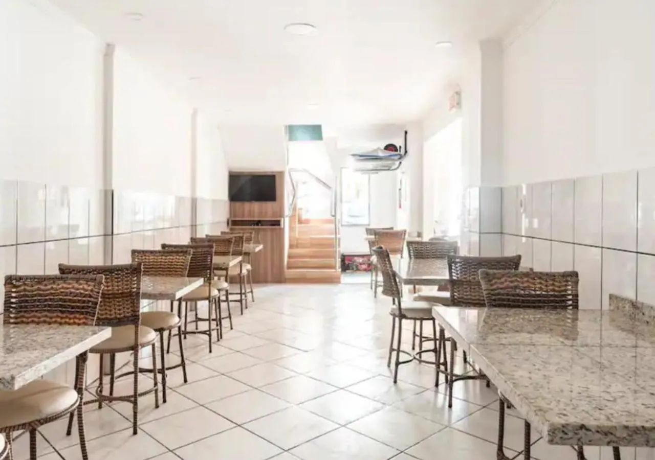 TV and multimedia in Pousada Enseada dos Golfinhos