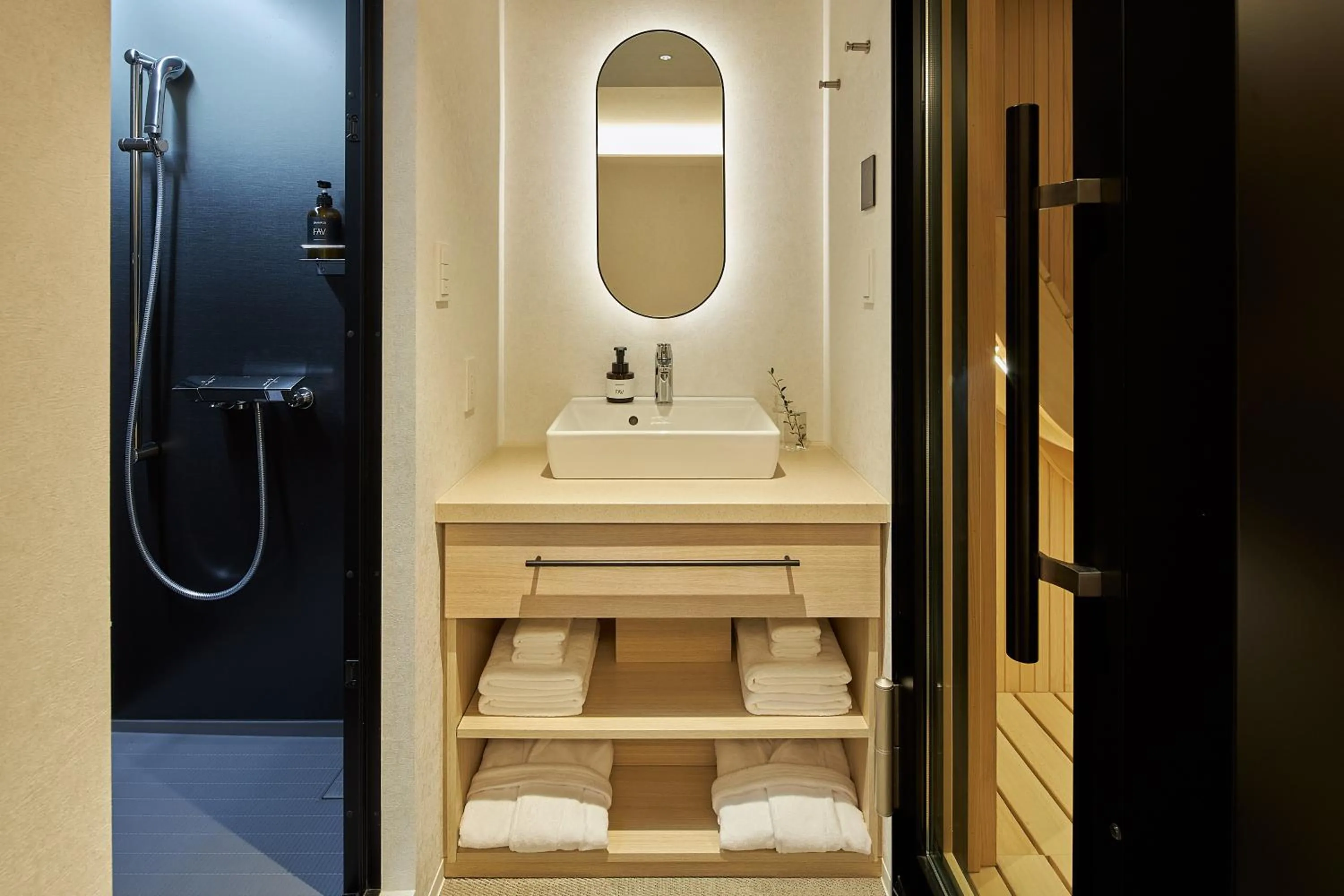 Shower in FAV LUX Kagoshima Tenmonkan