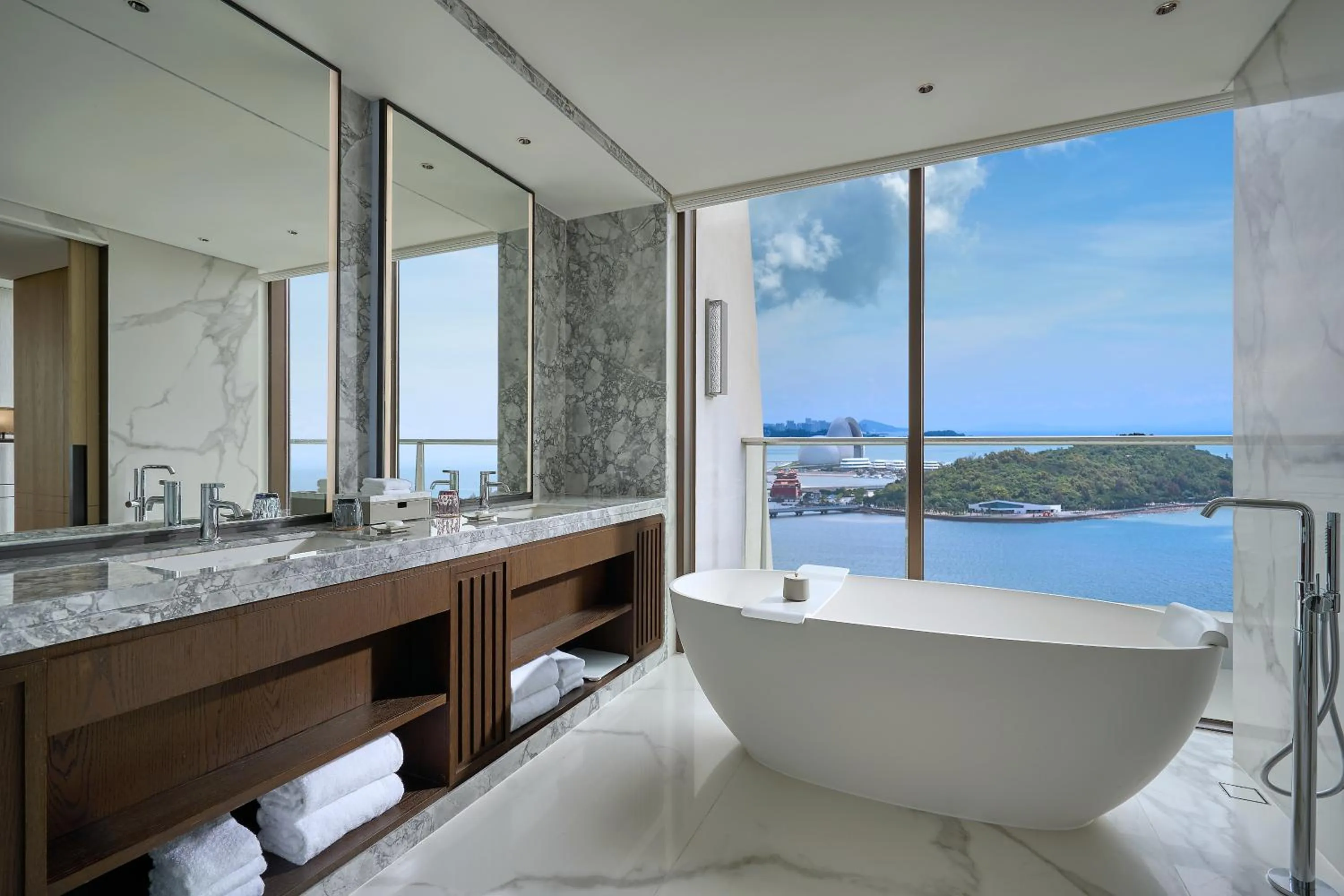 Bathroom in Grand Ocean View Hotel Zhuhai