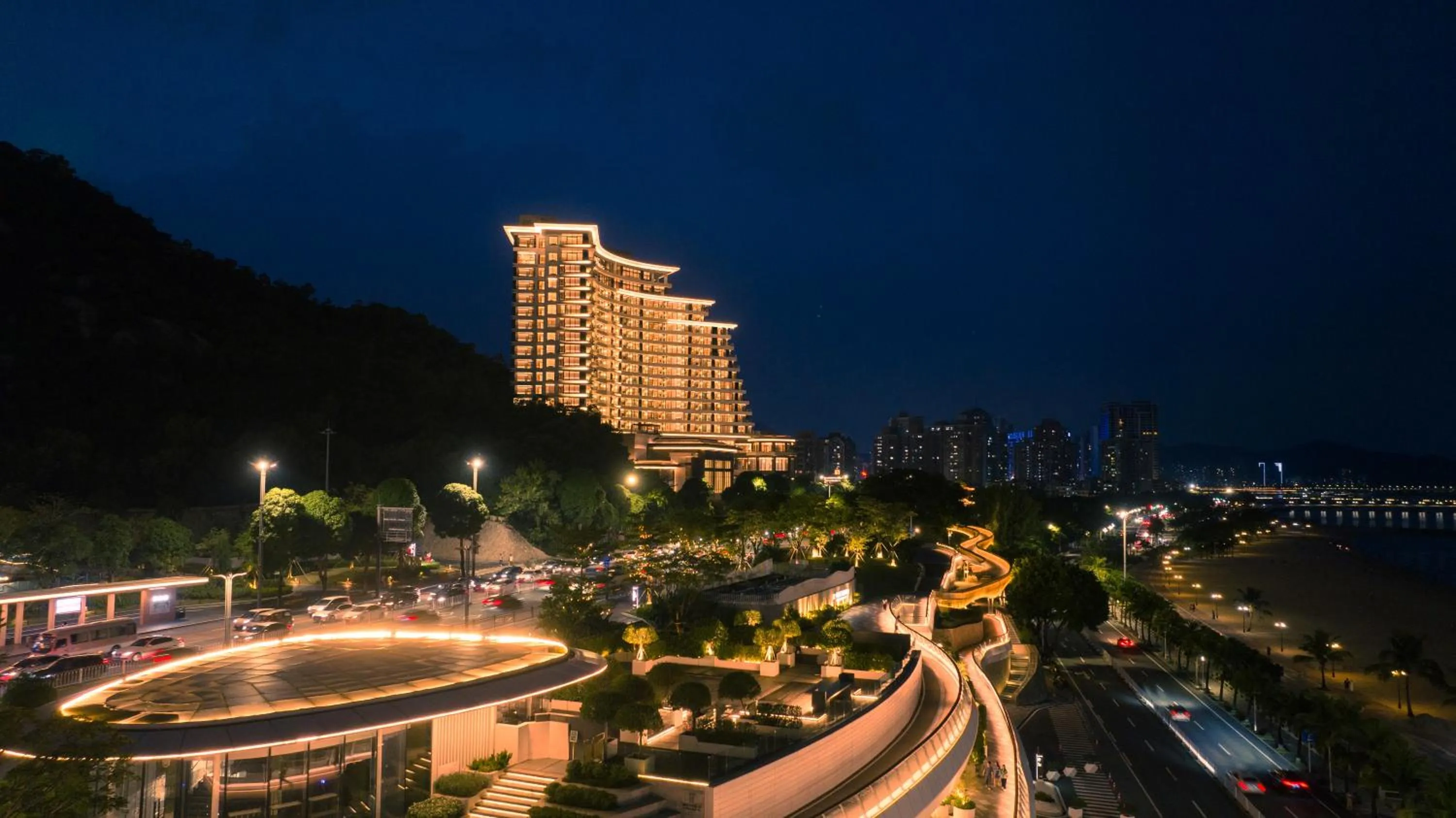 Night in Grand Ocean View Hotel Zhuhai