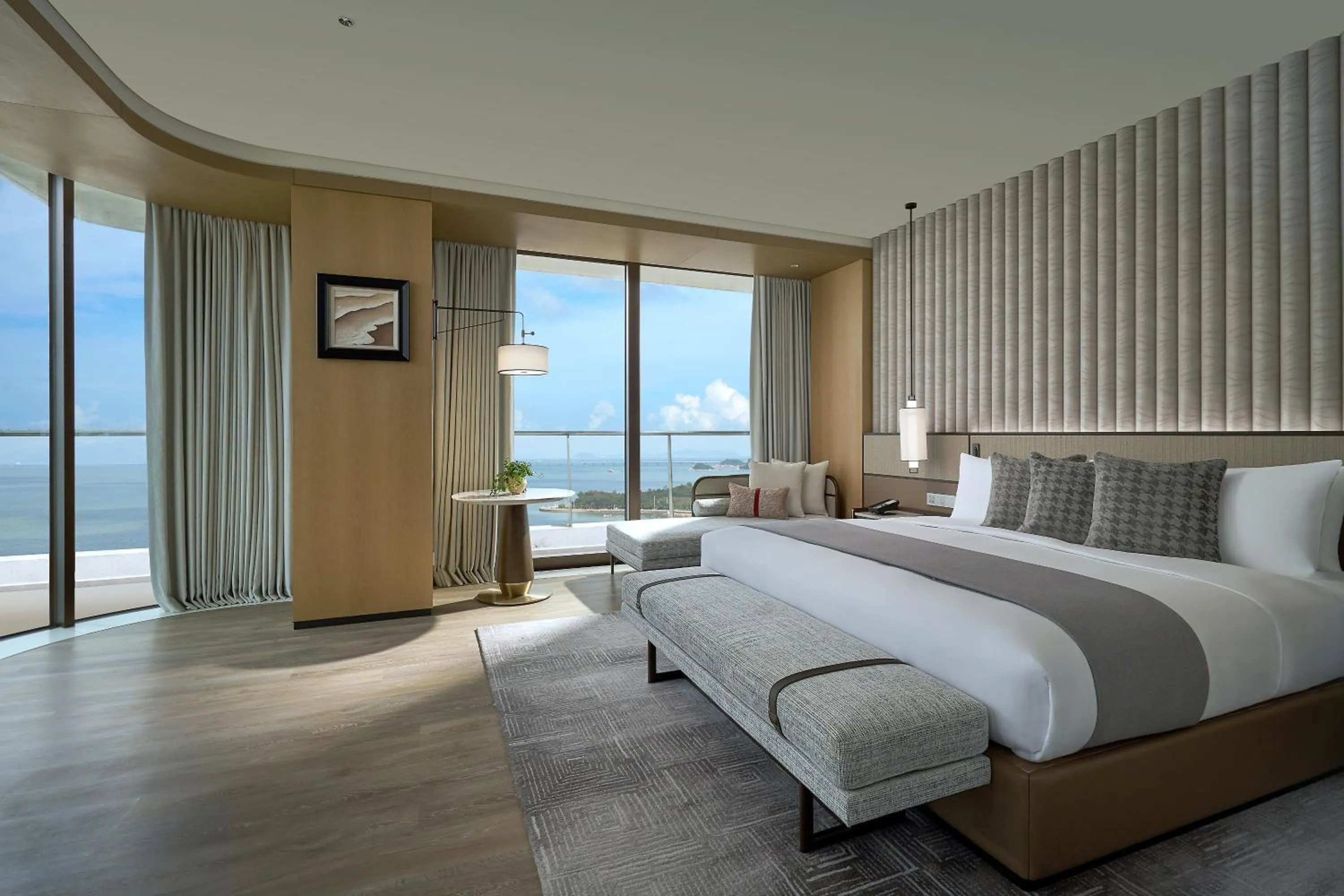 Bedroom, Bed in Grand Ocean View Hotel Zhuhai