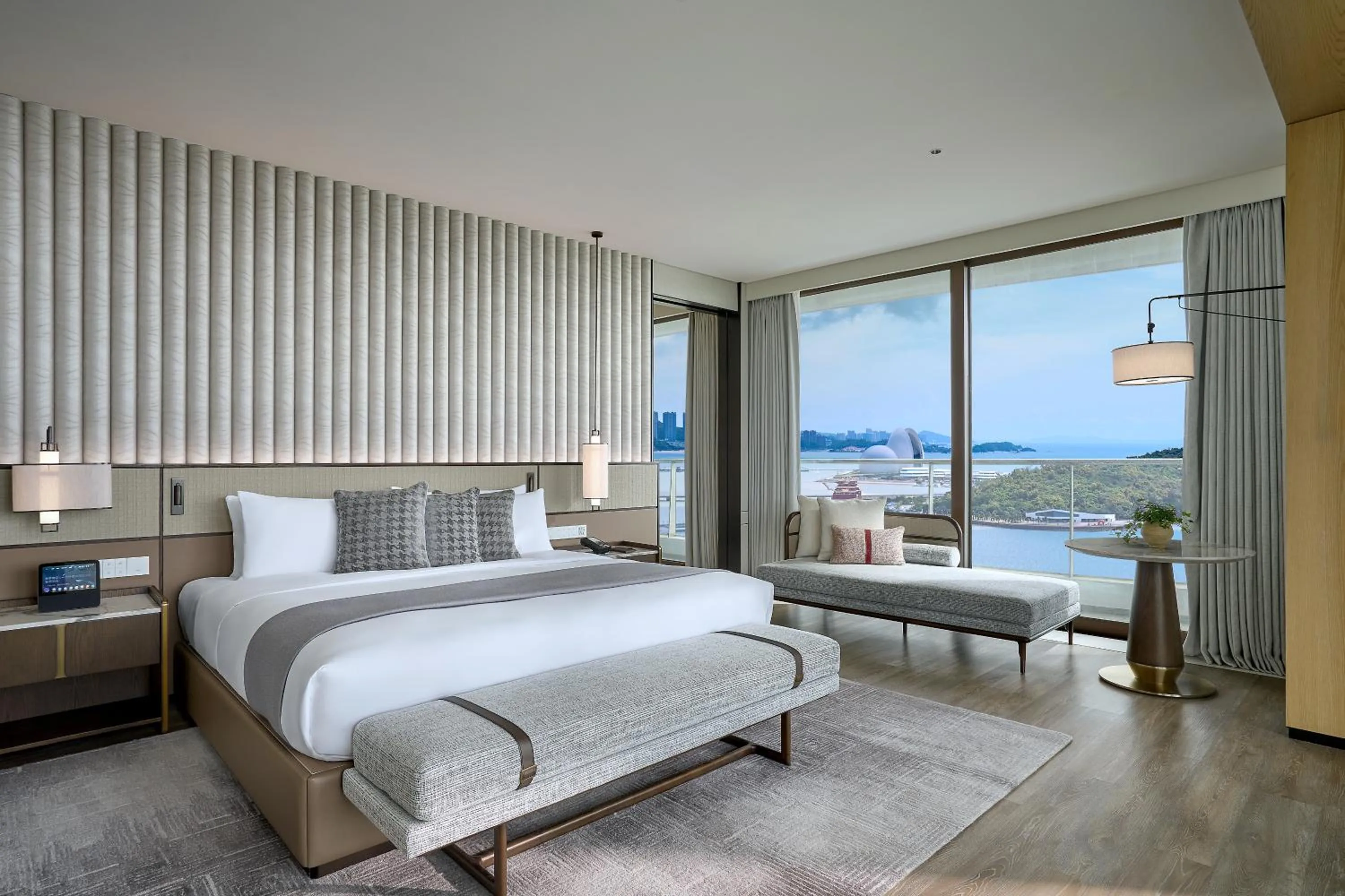 Bedroom, Bed in Grand Ocean View Hotel Zhuhai