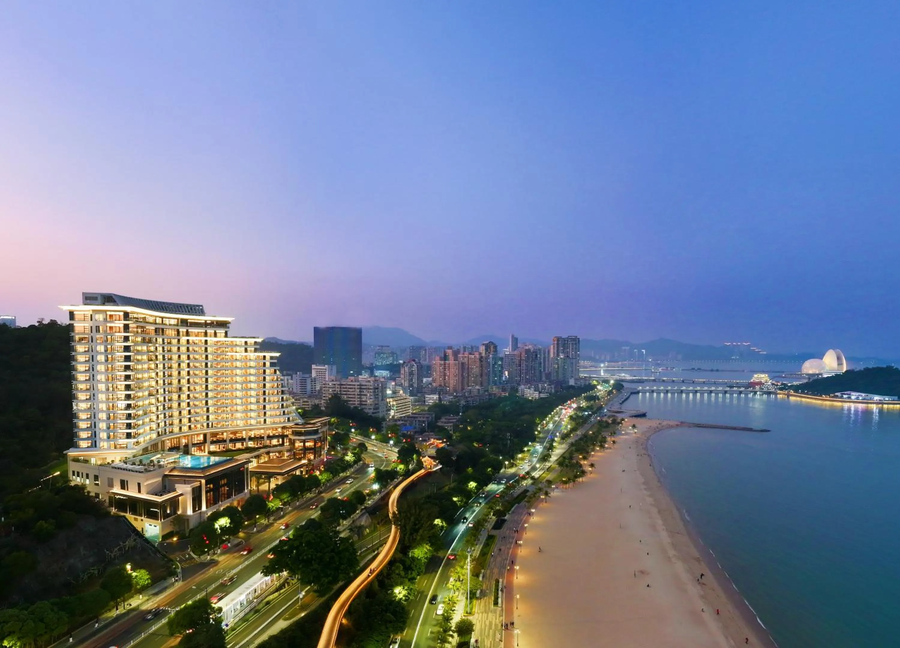 Night in Grand Ocean View Hotel Zhuhai