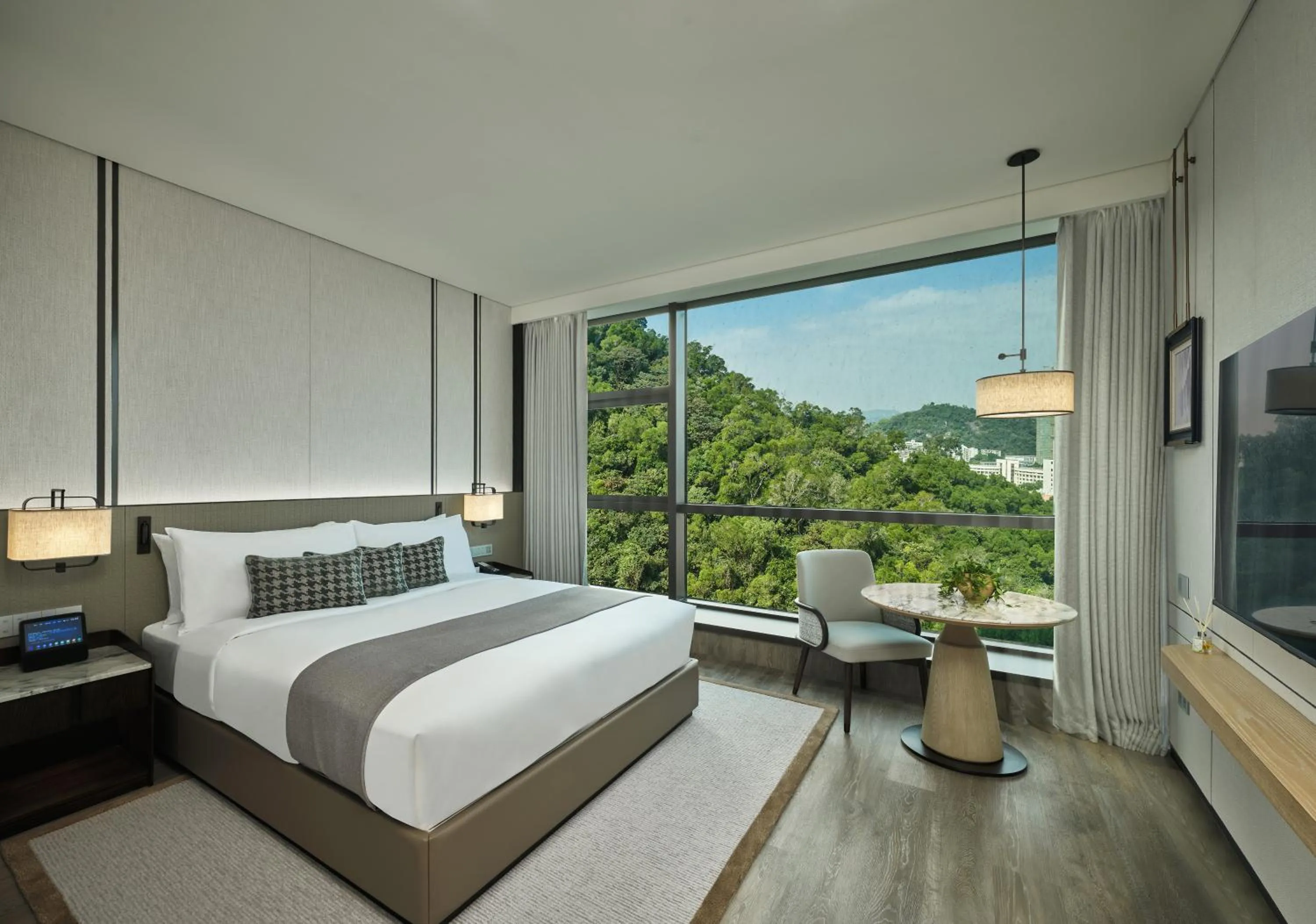 Bedroom, Bed in Grand Ocean View Hotel Zhuhai