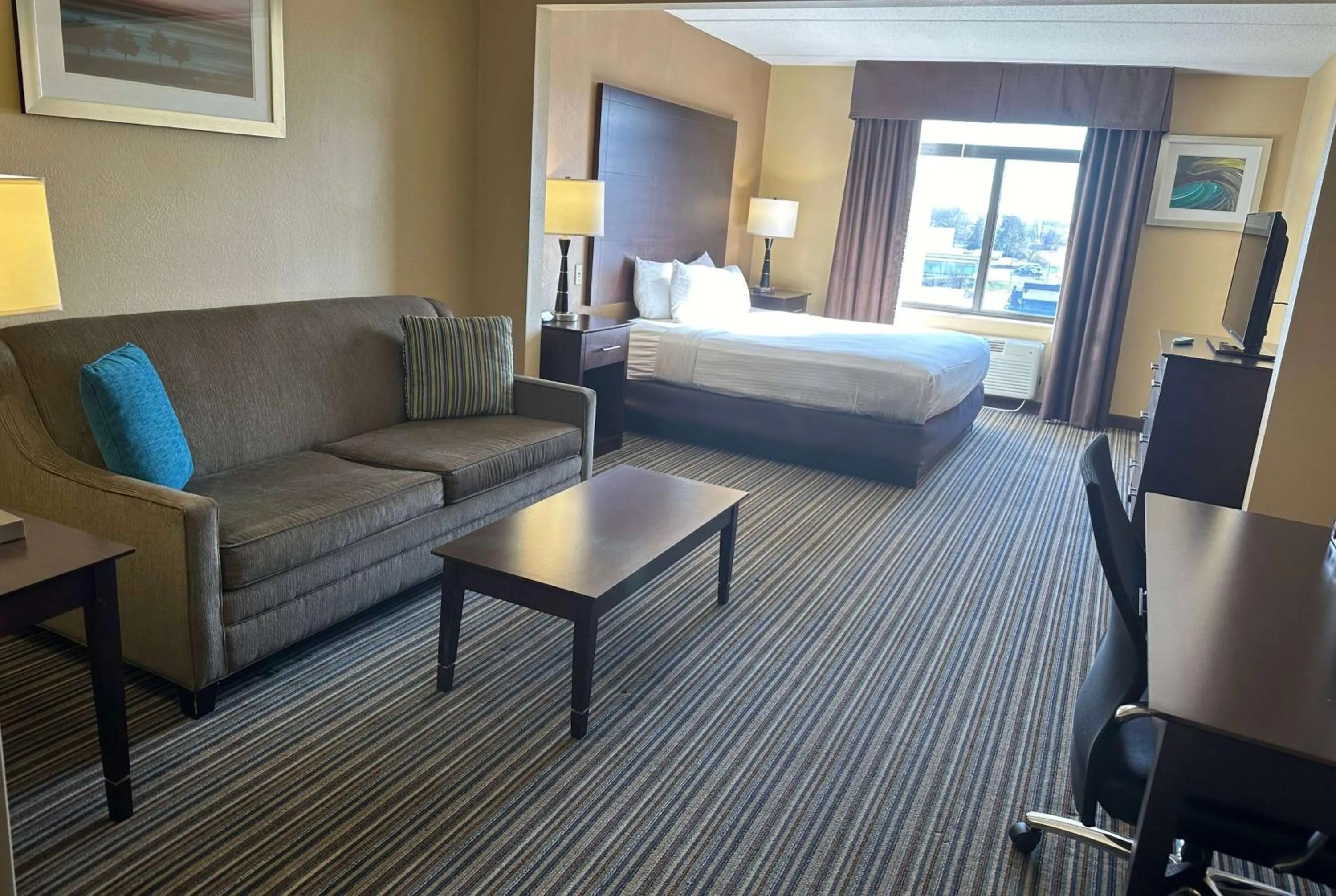 Photo of the whole room, Bed in Wingate by Wyndham Harrisburg Near Hershey