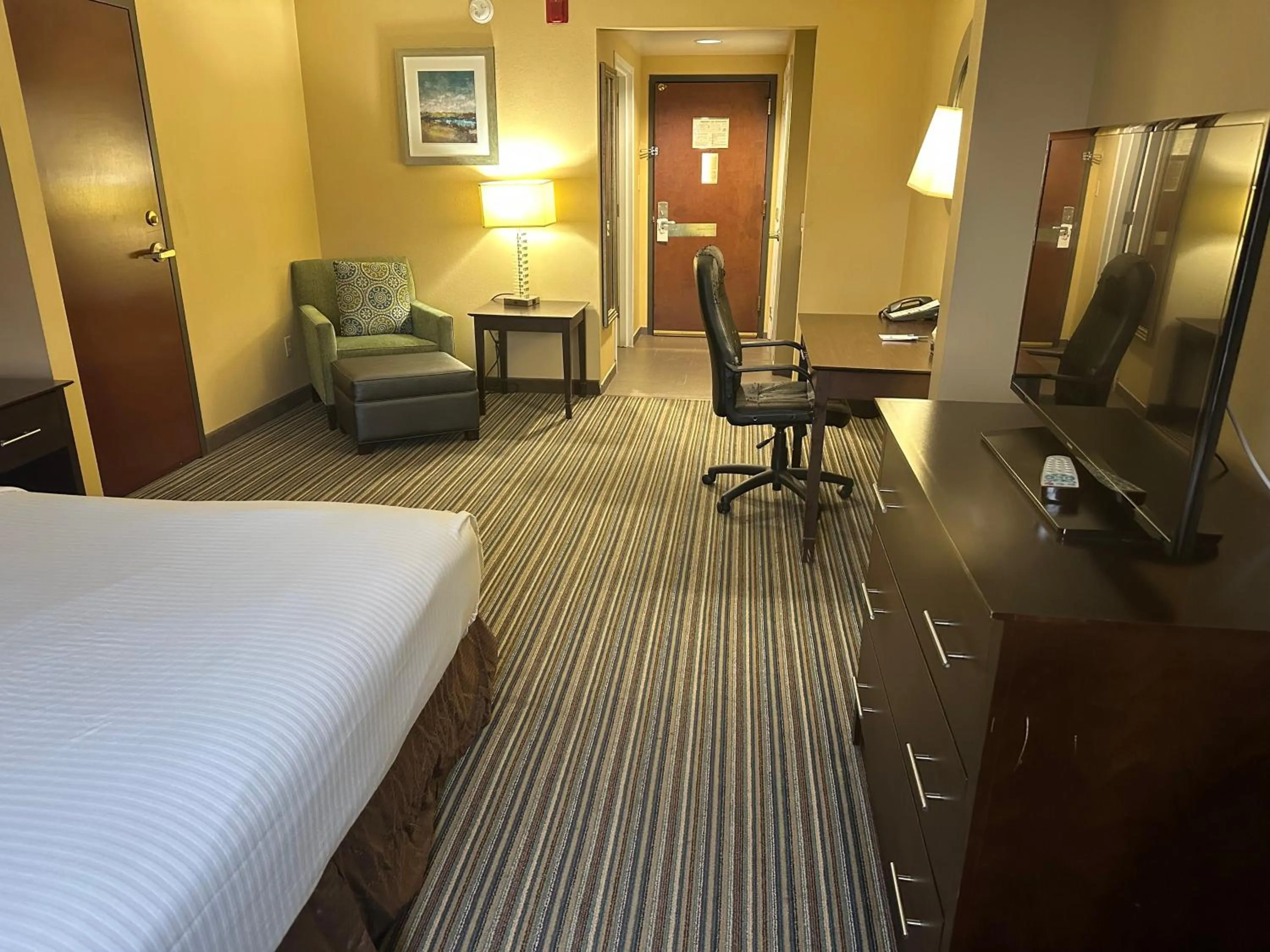 Bed in Wingate by Wyndham Harrisburg Near Hershey