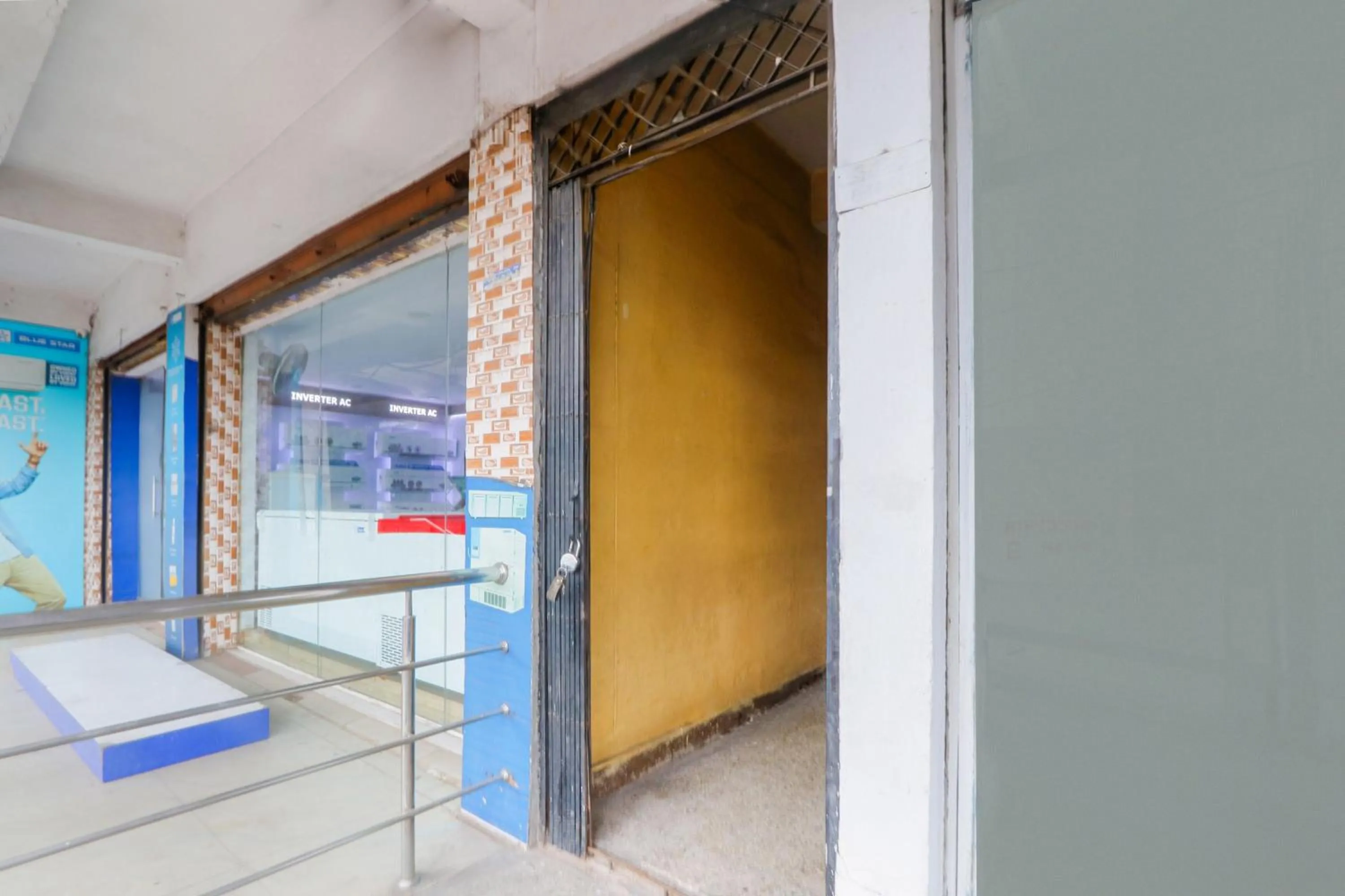 Facade/entrance in Hotel O Honey Rooms