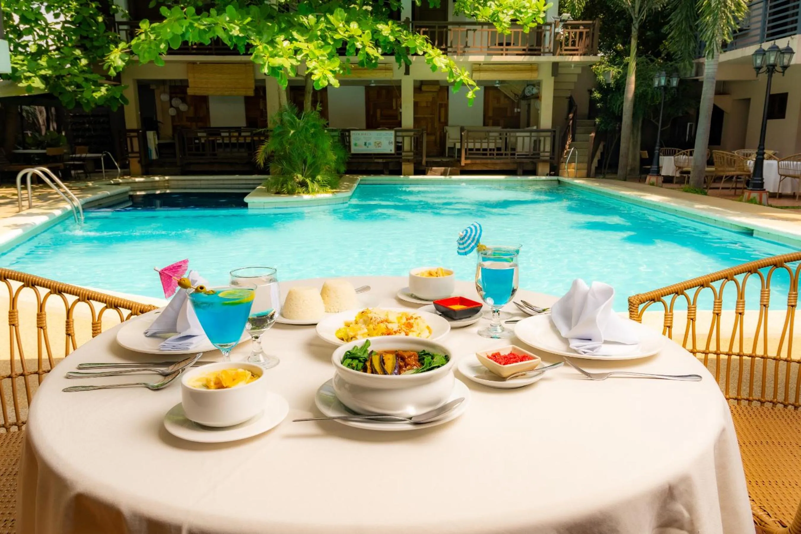 Food and drinks in Las Palmas de San Jose Leisure Club