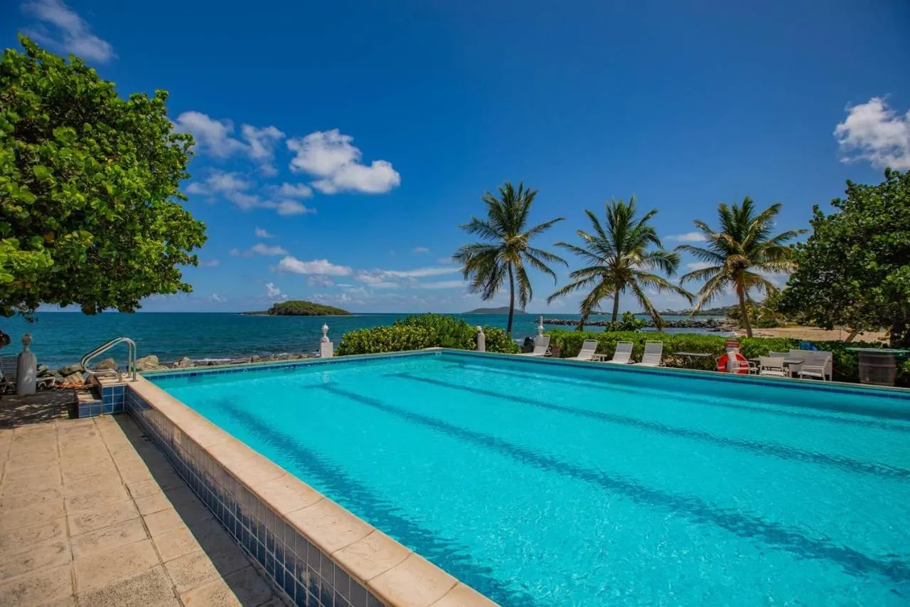Swimming pool in Tamarind Reef Resort Spa & Marina