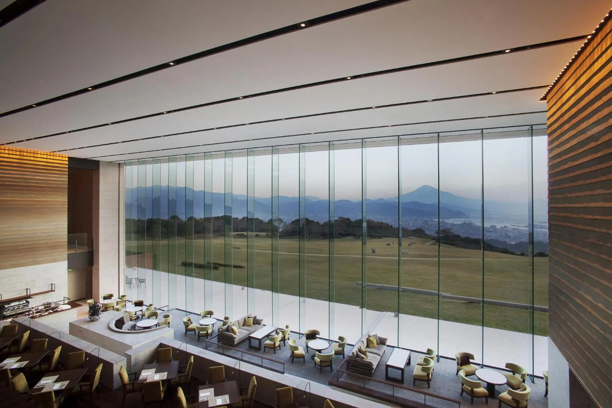 Restaurant/places to eat in Nippondaira Hotel