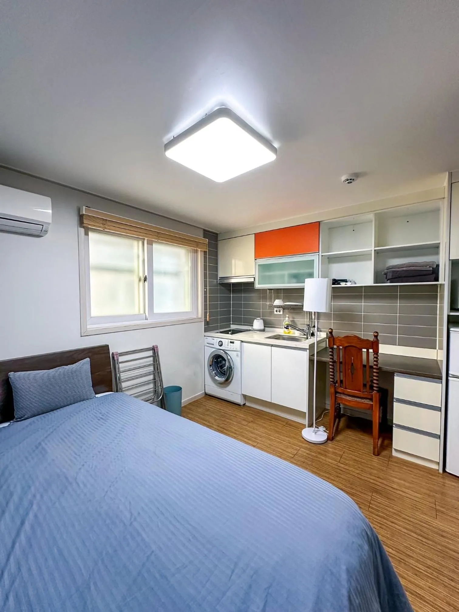 Bed in BB Hongdae Line