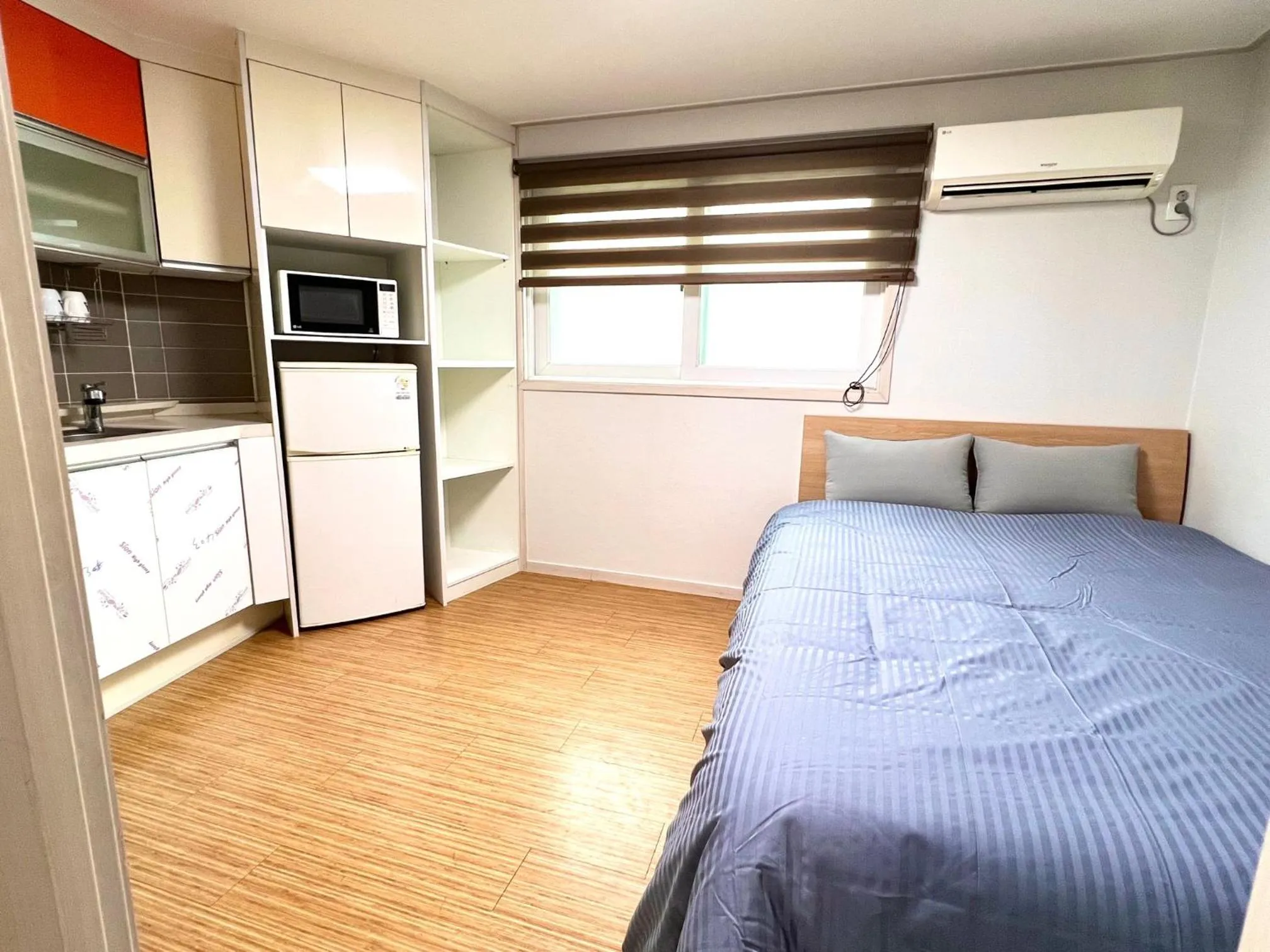 Bed in BB Hongdae Line