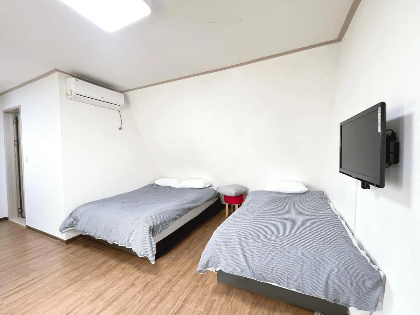 Bed in BB Hongdae Line