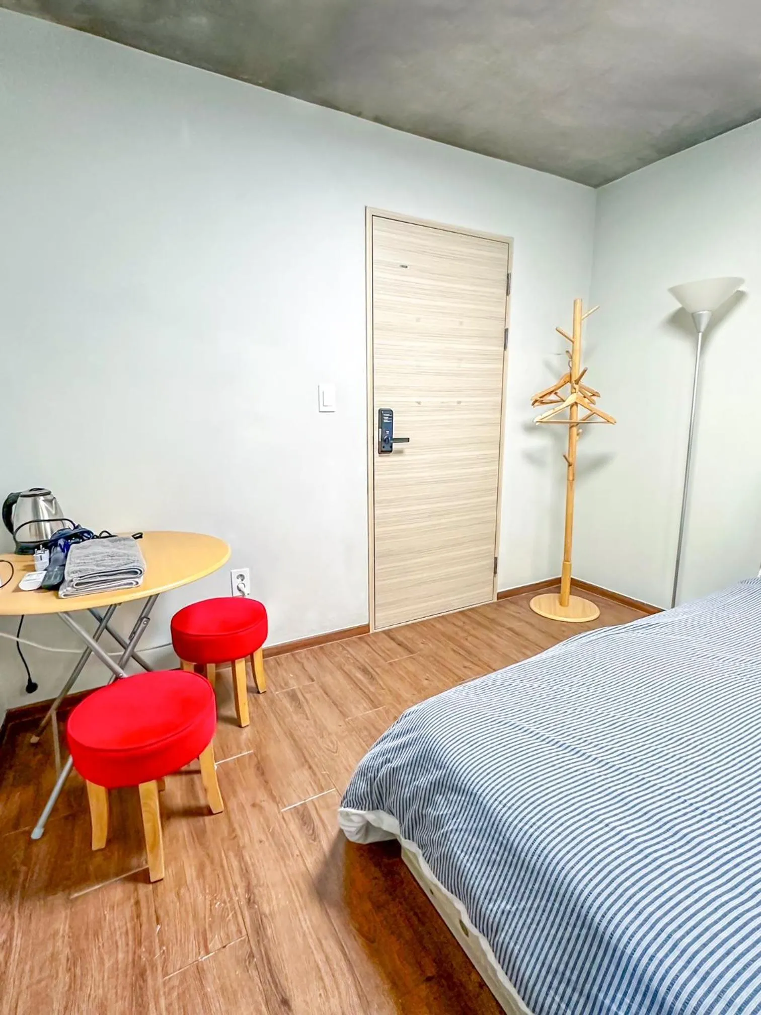 Bed in BB Hongdae Line