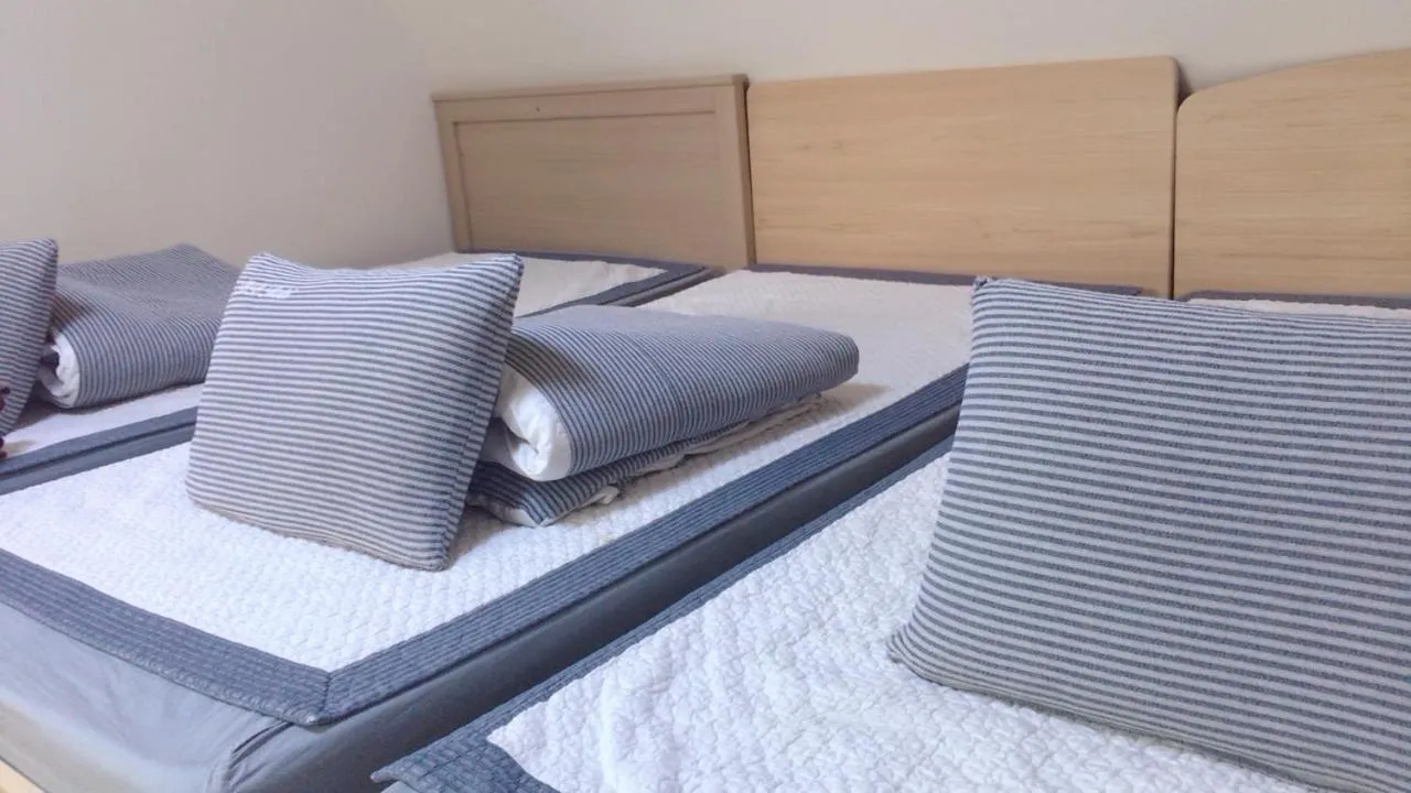 Bed in BB Hongdae Line