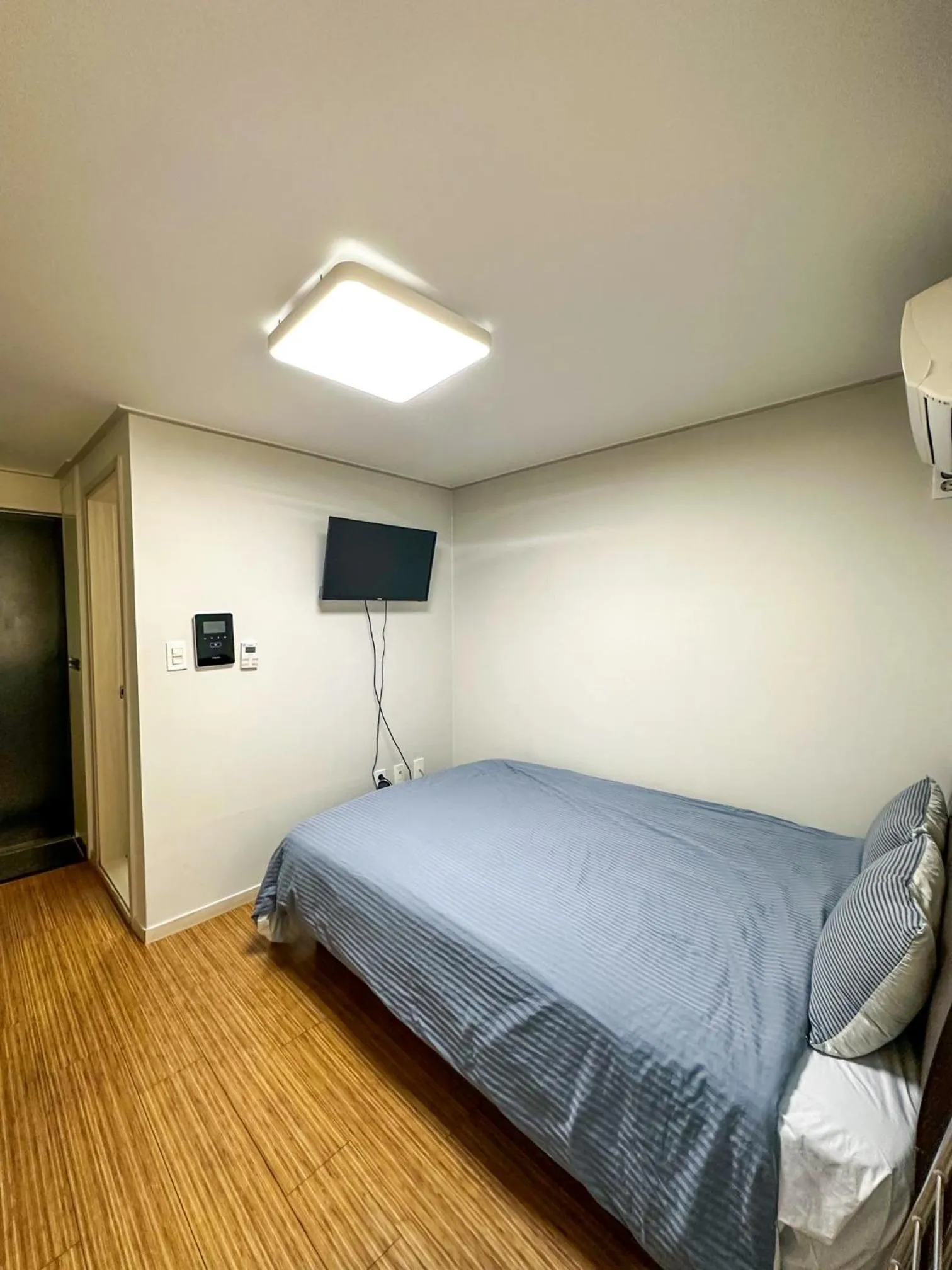 Bed in BB Hongdae Line