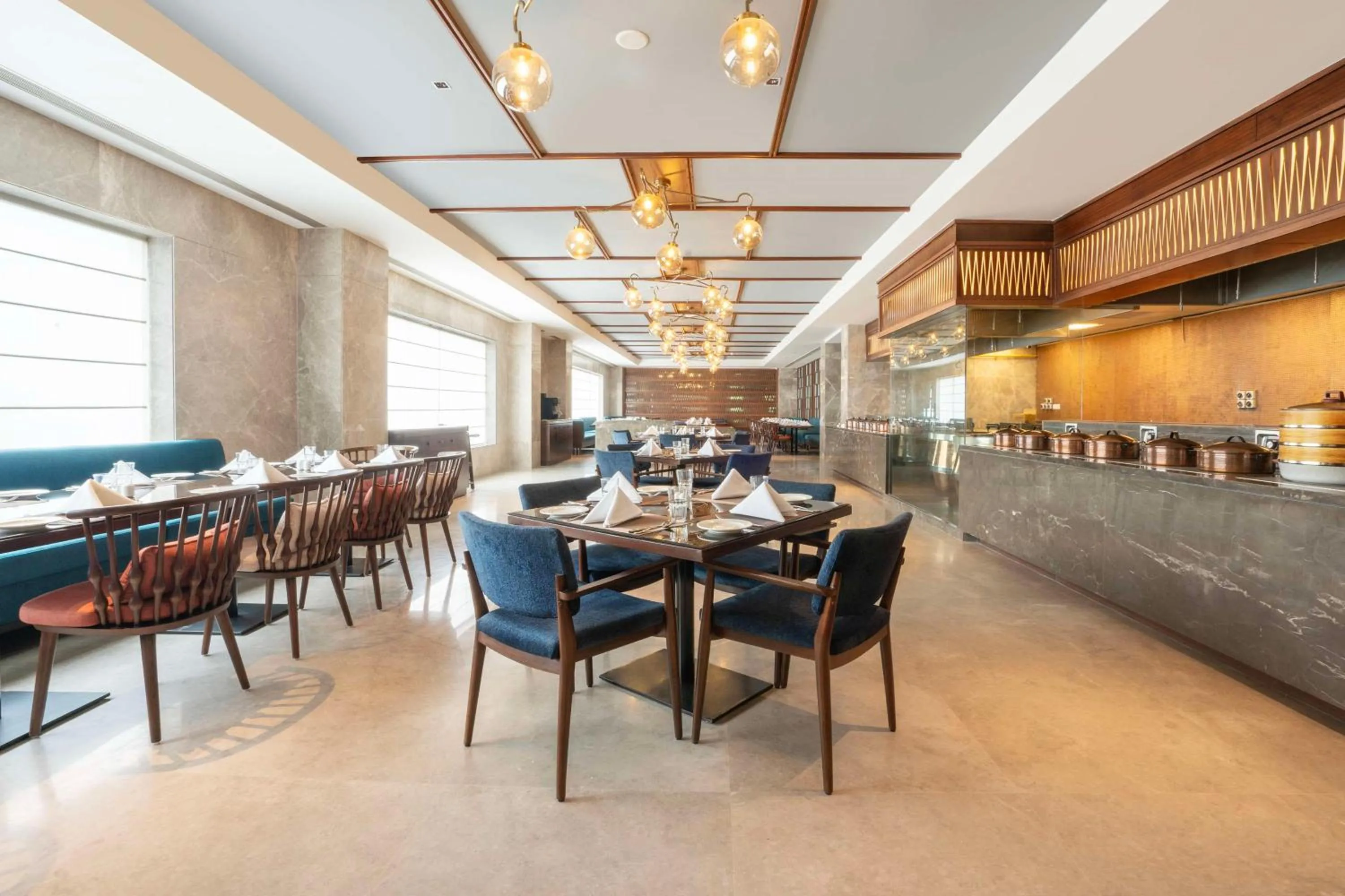 Restaurant/places to eat in Radisson Hotel Vrindavan