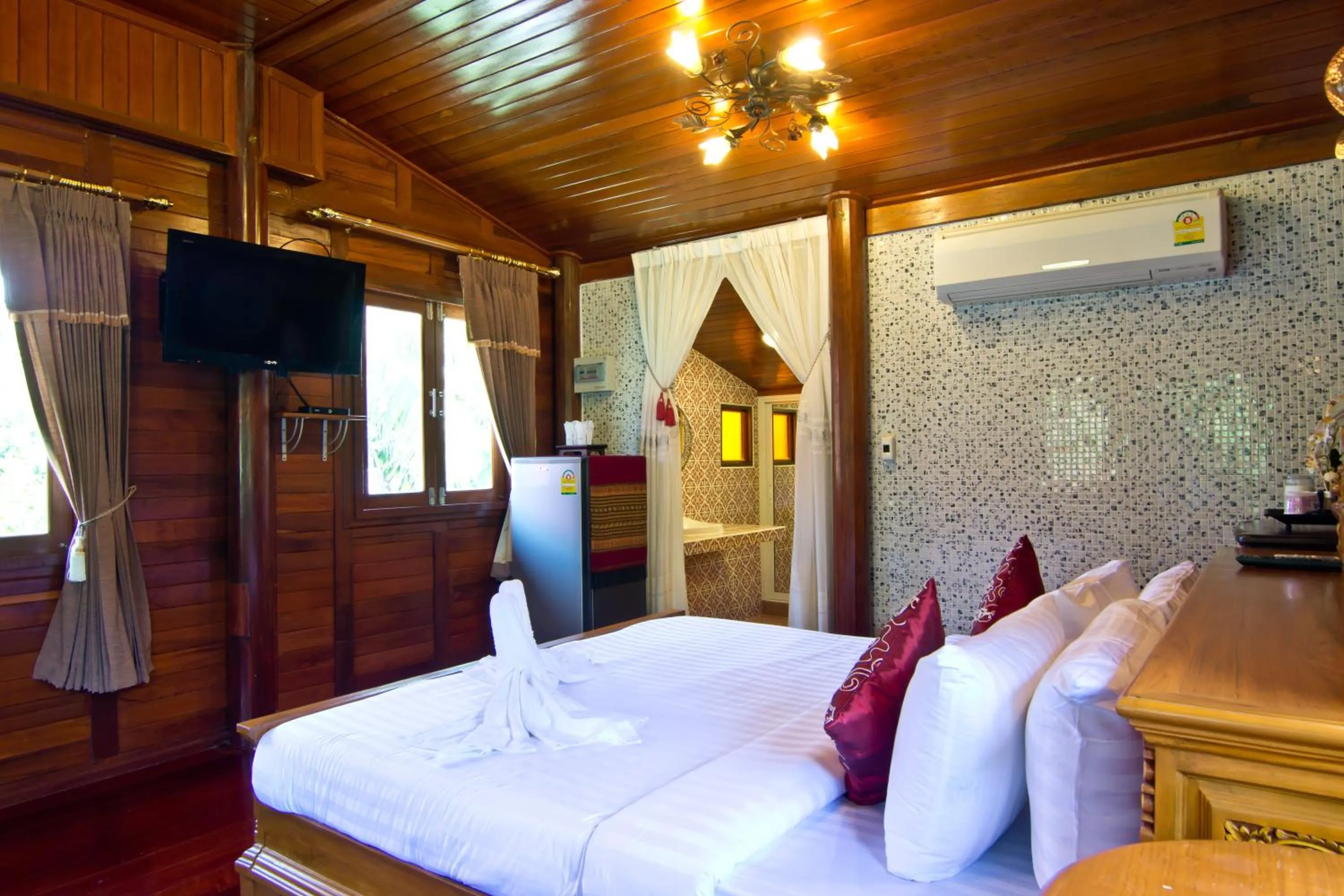 Bedroom, Bed in Bueng Bua Thong Resort