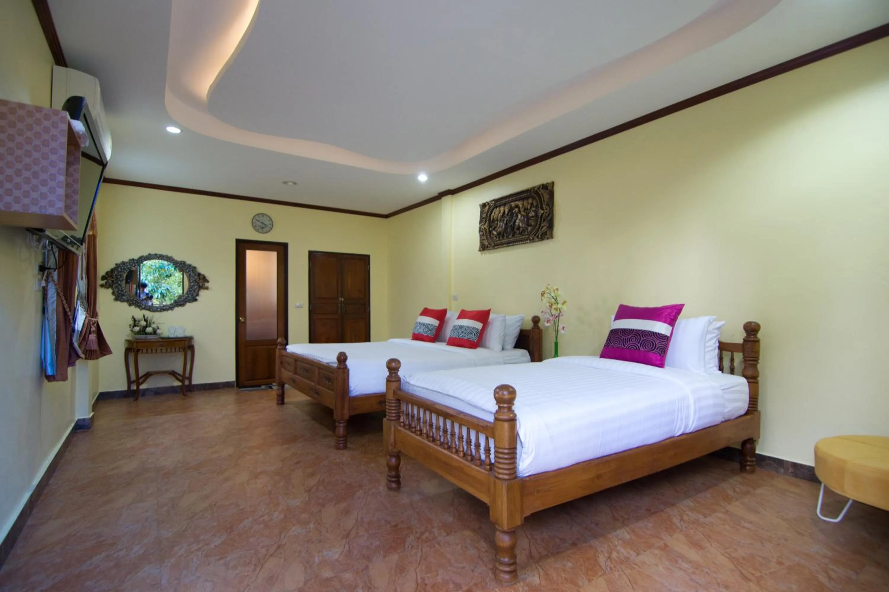 Bedroom, Bed in Bueng Bua Thong Resort