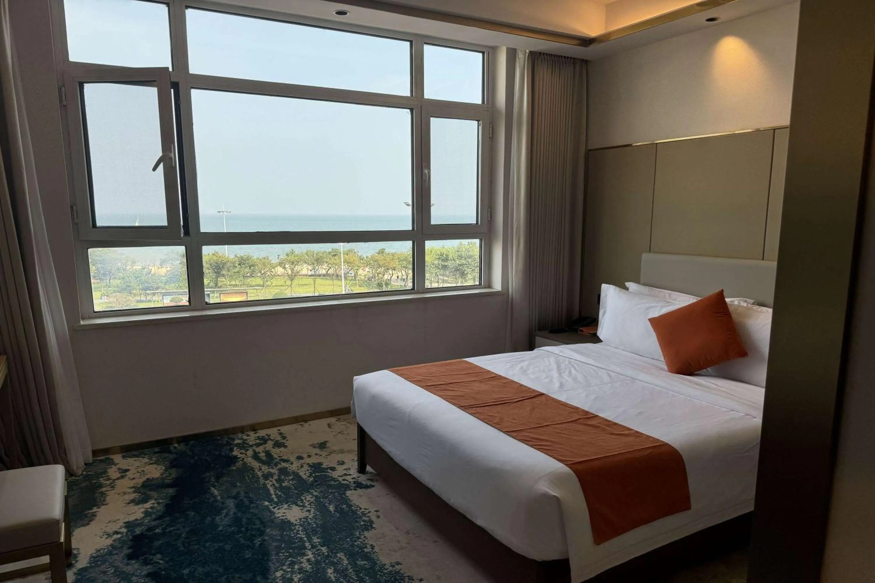 Photo of the whole room in Wyndham Garden Rizhao Donggang Resort