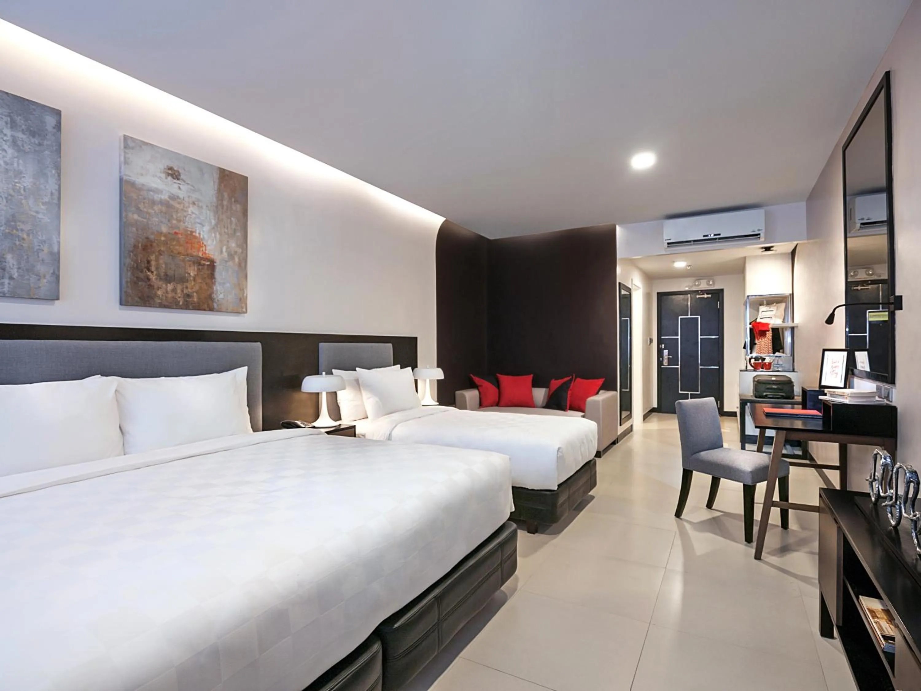 Bed in Summit Hotel Magnolia