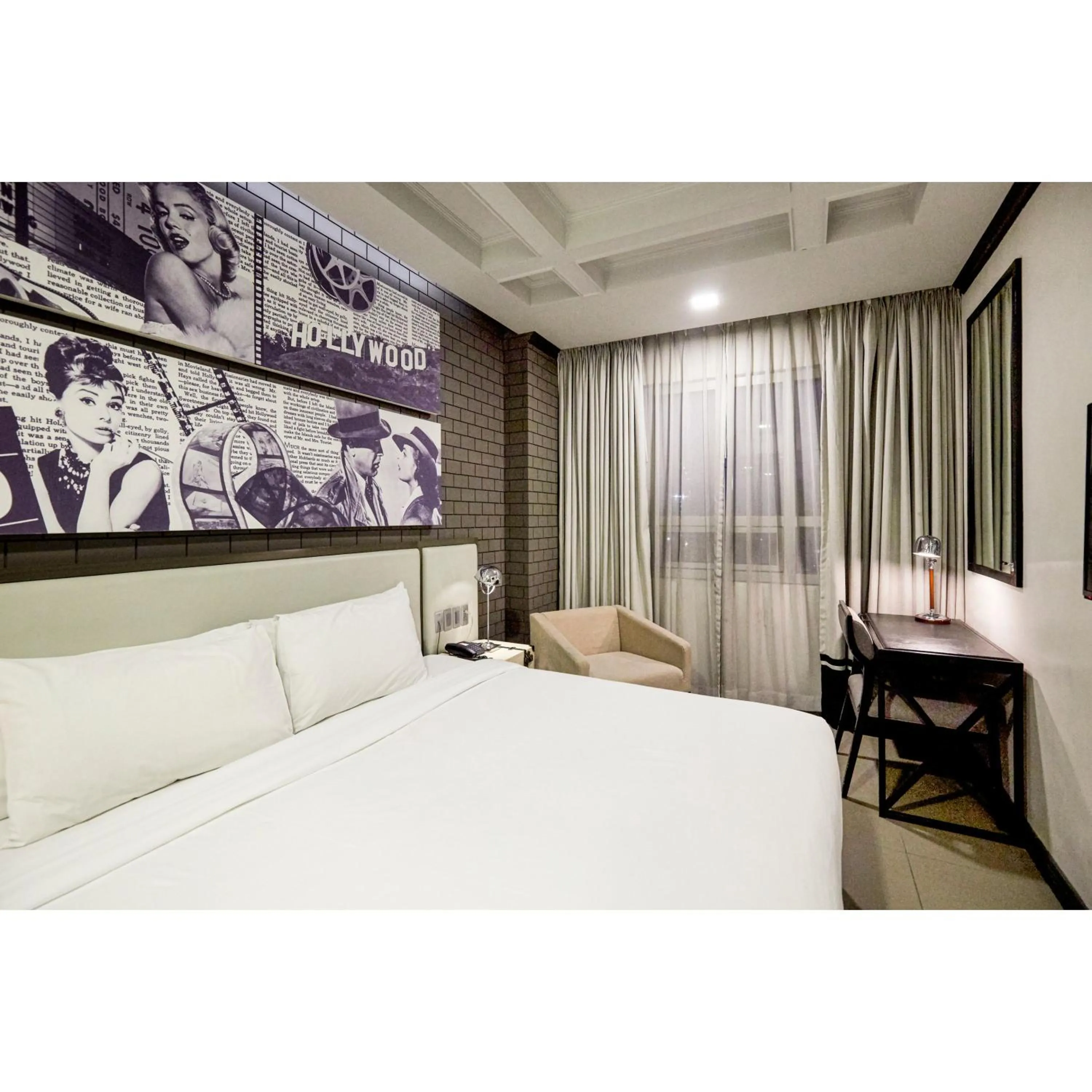 Bed in Summit Hotel Magnolia