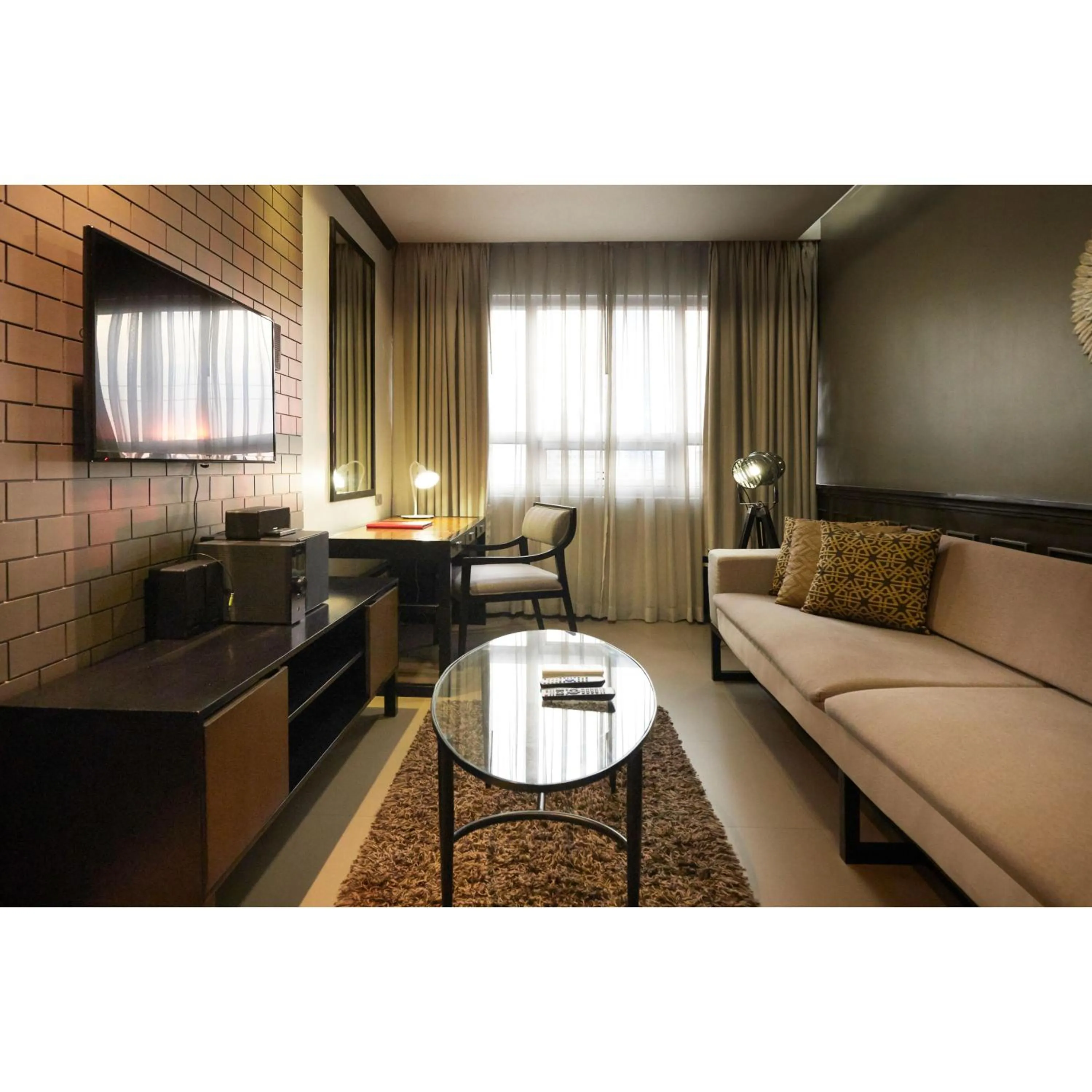 Living room in Summit Hotel Magnolia