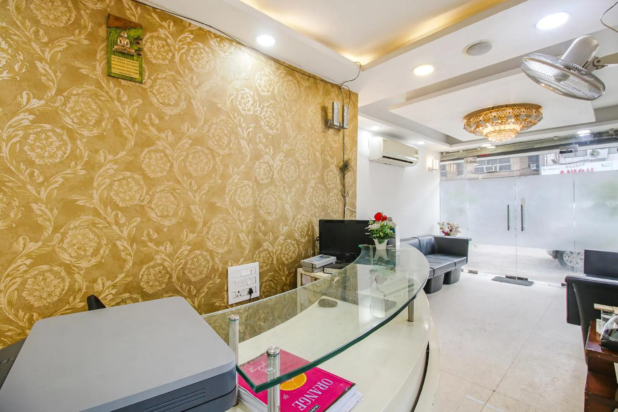 Lobby or reception in FabHotel Smriti Star