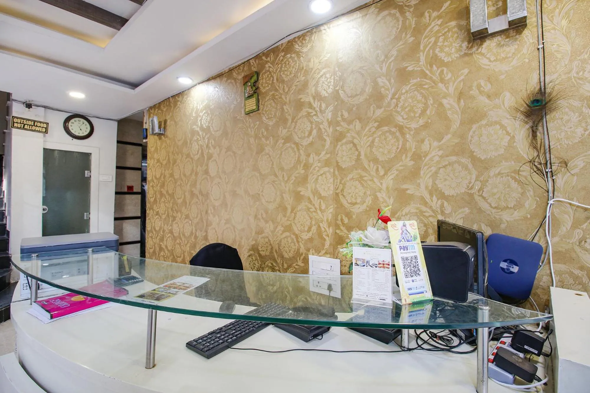 Lobby or reception in FabHotel Smriti Star