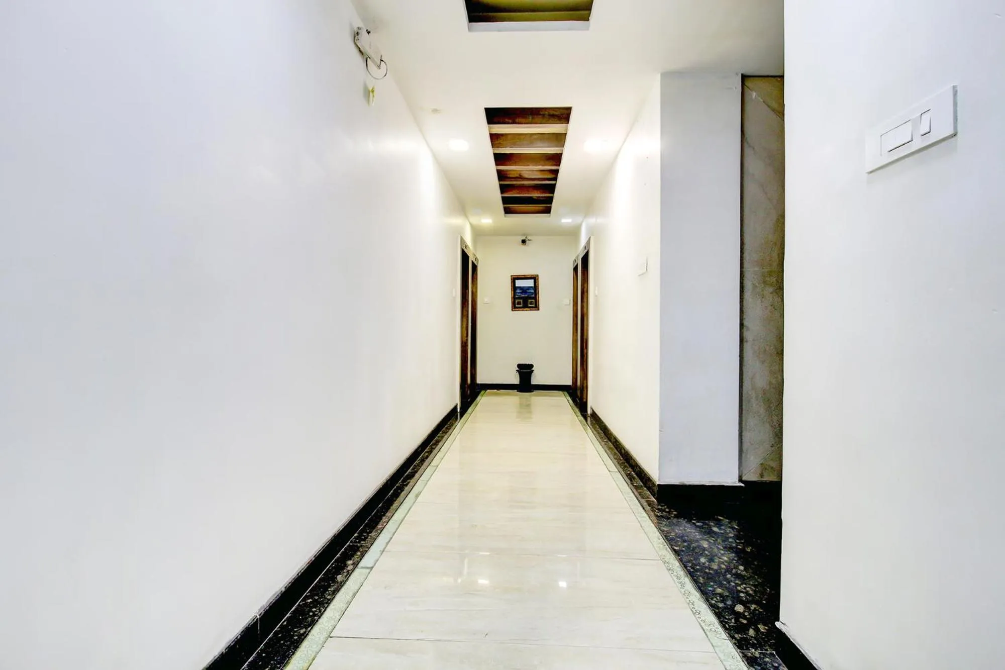 Lobby or reception in FabHotel Smriti Star