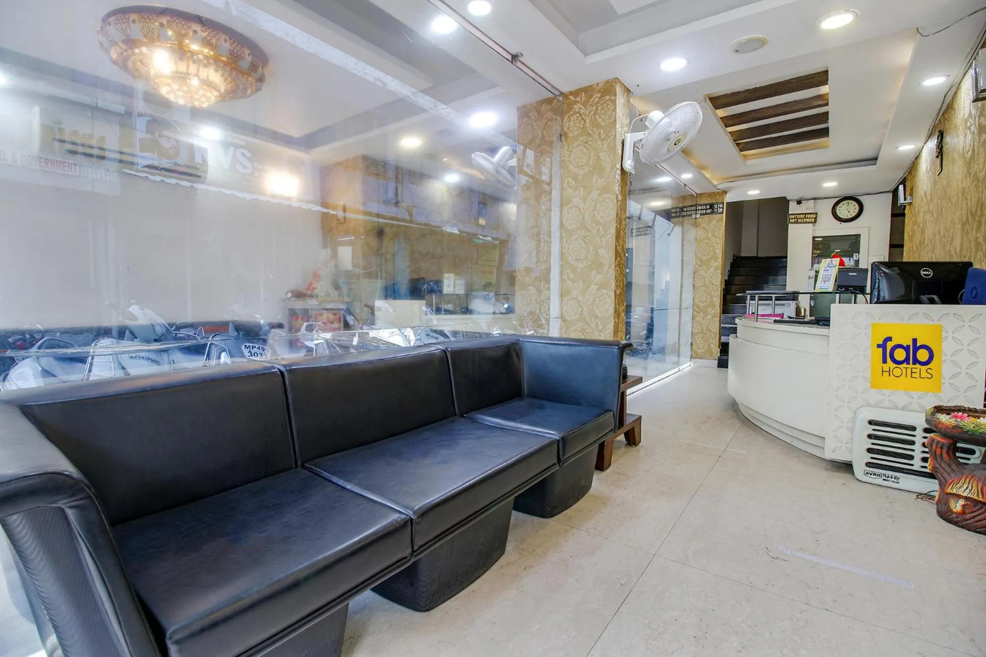 Lobby or reception in FabHotel Smriti Star