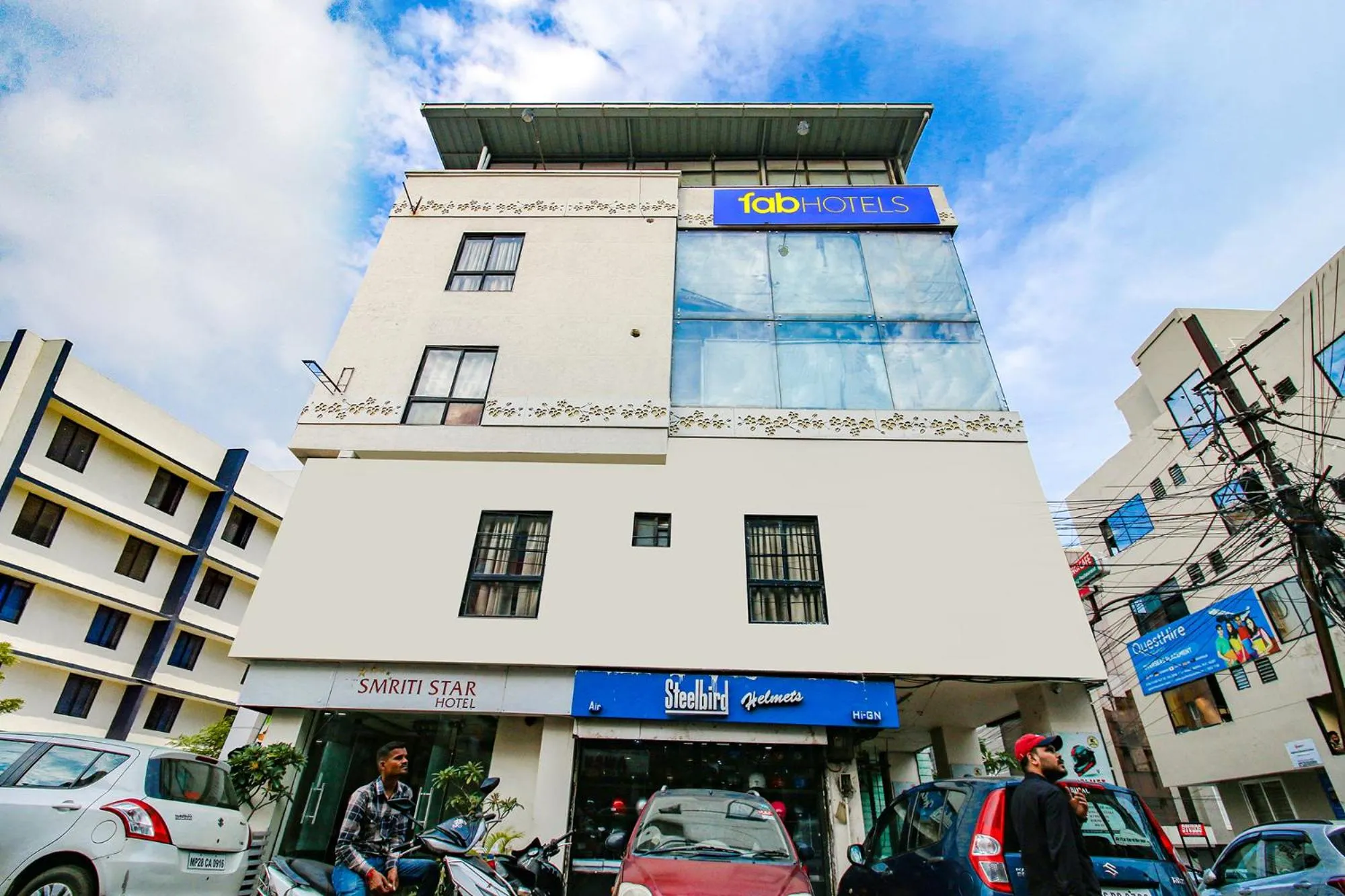 Facade/entrance in FabHotel Smriti Star