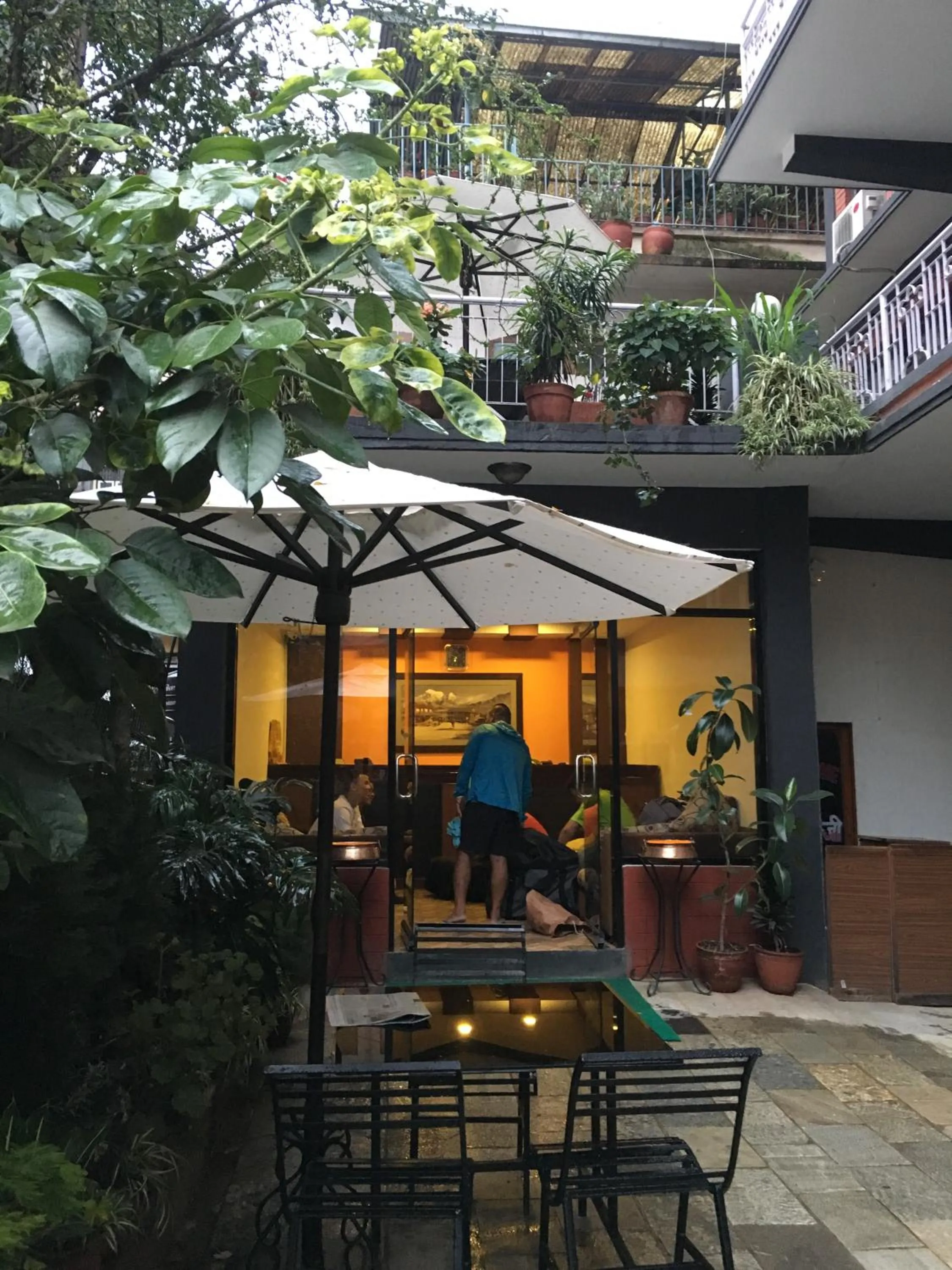 Guests in Hotel Atlantic