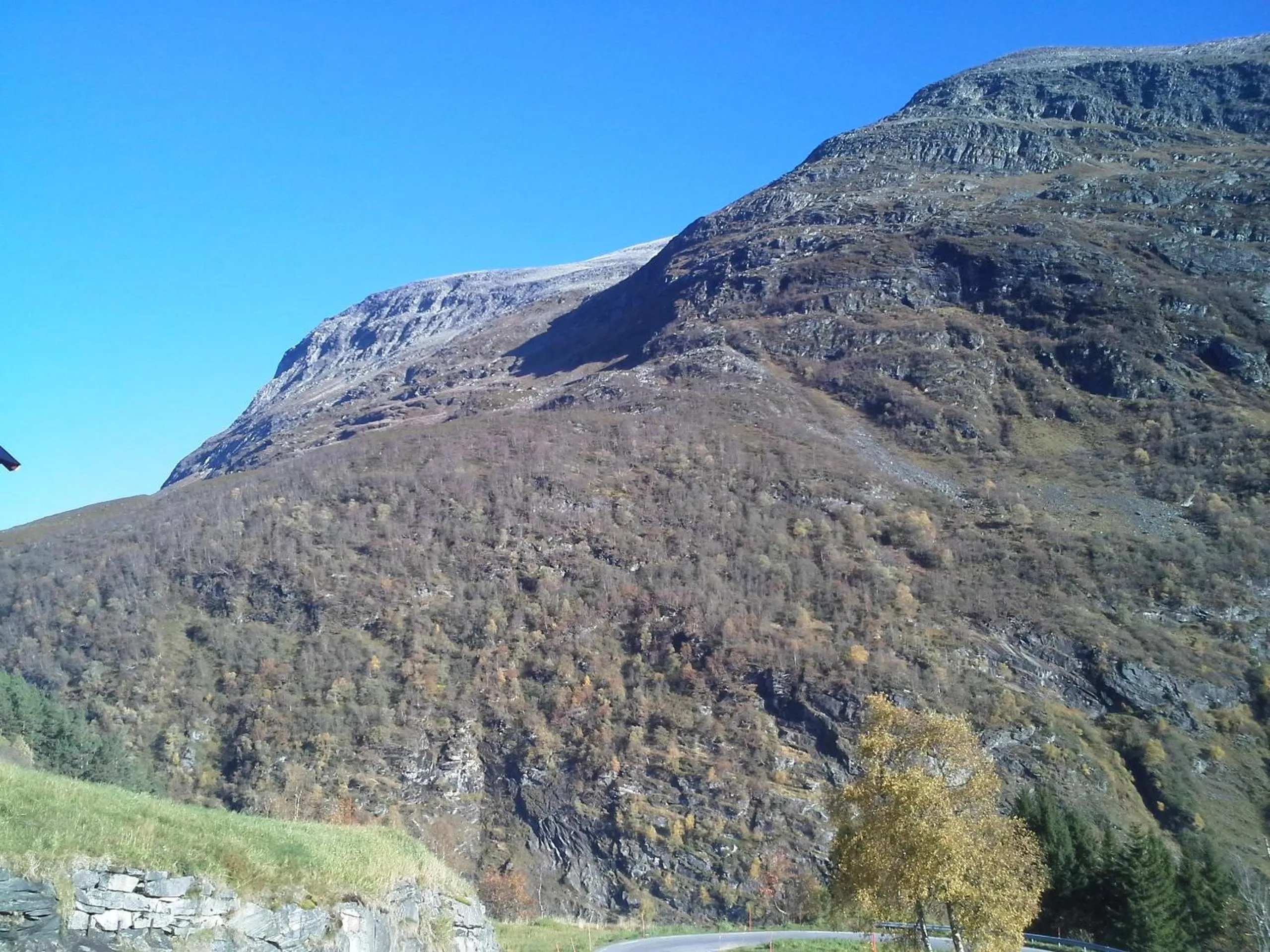 Hiking in Lunheim in Geiranger