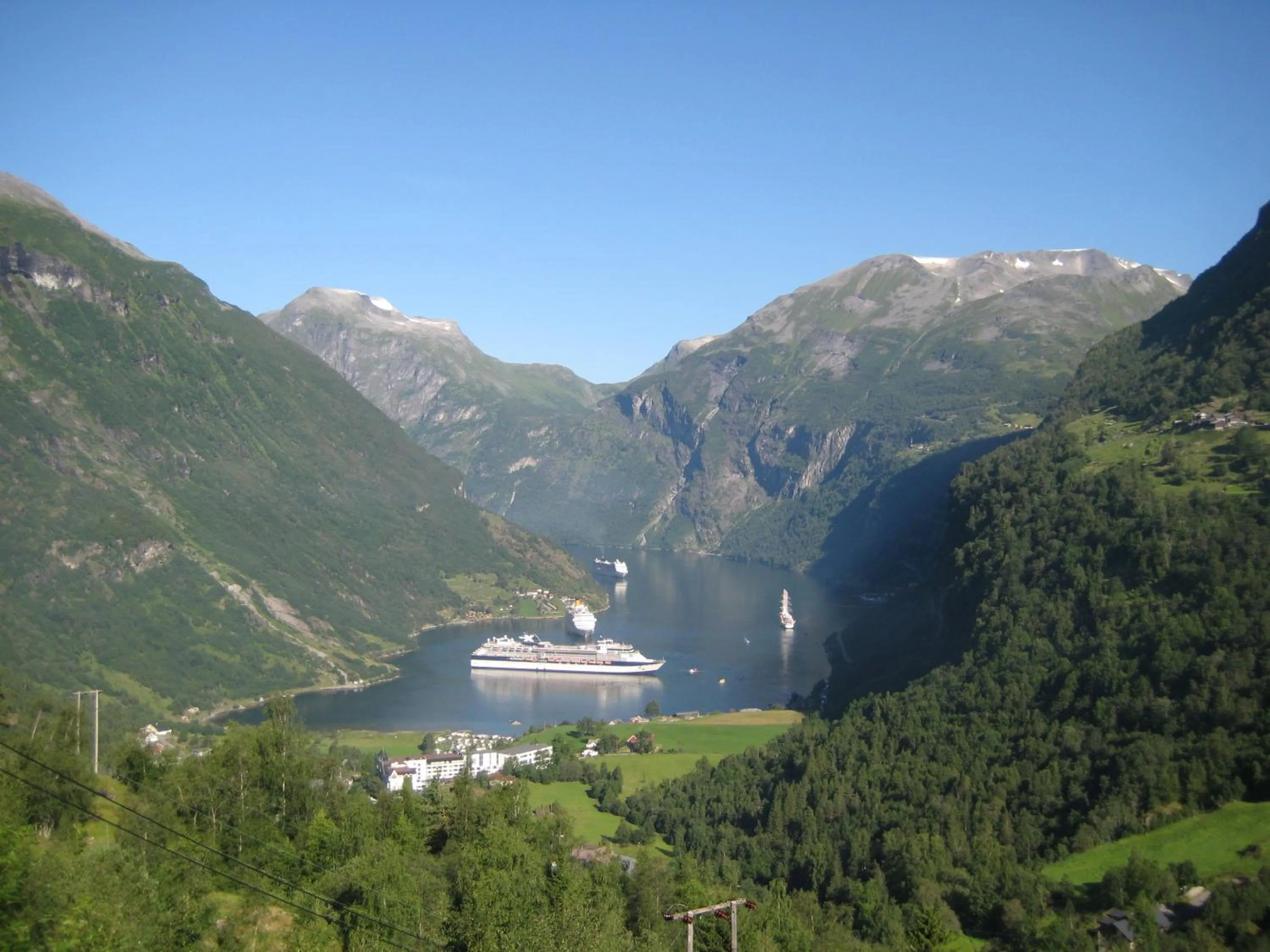 Canoeing in Lunheim in Geiranger
