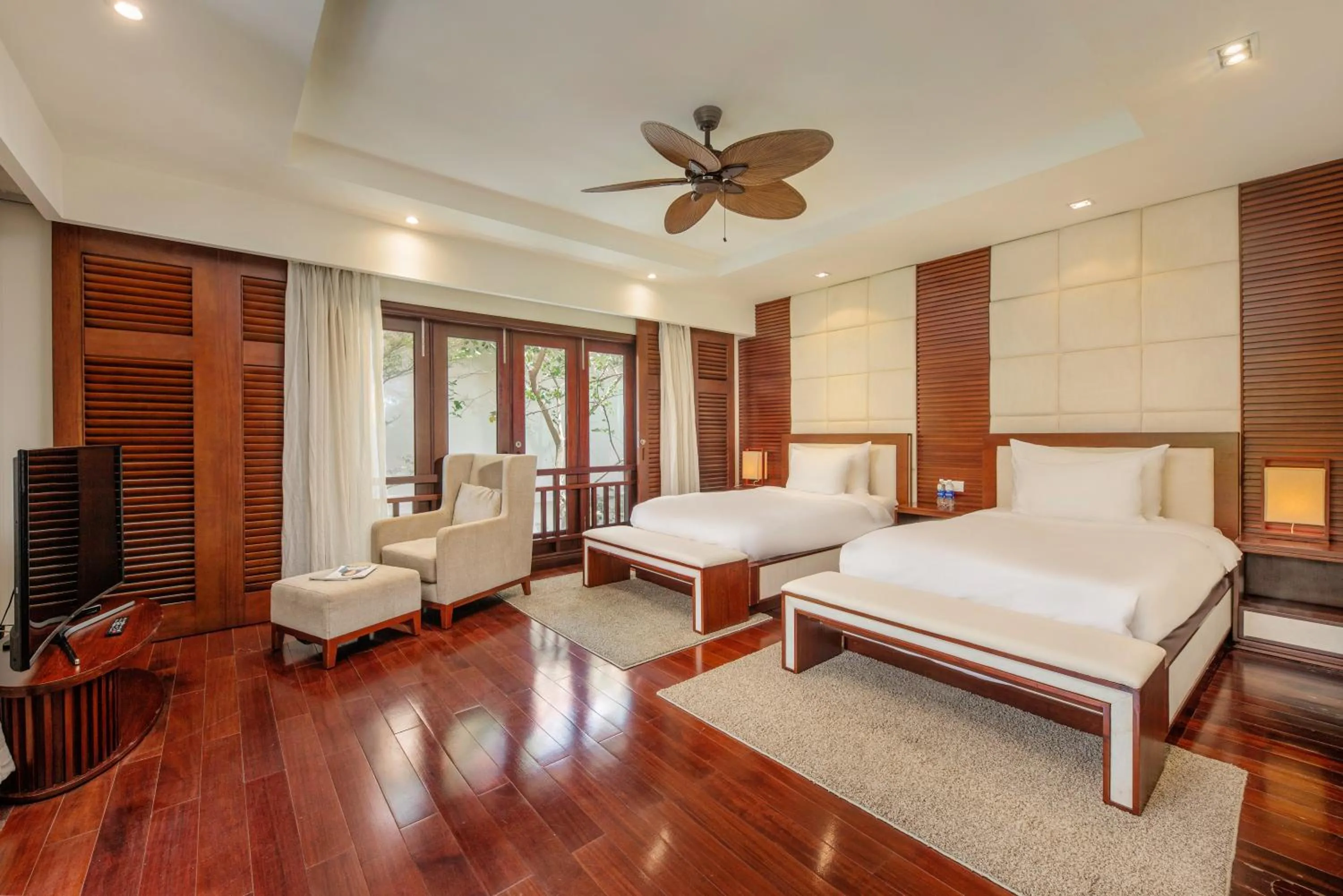 Communal lounge/ TV room in Resort Villas Da Nang By Abogo