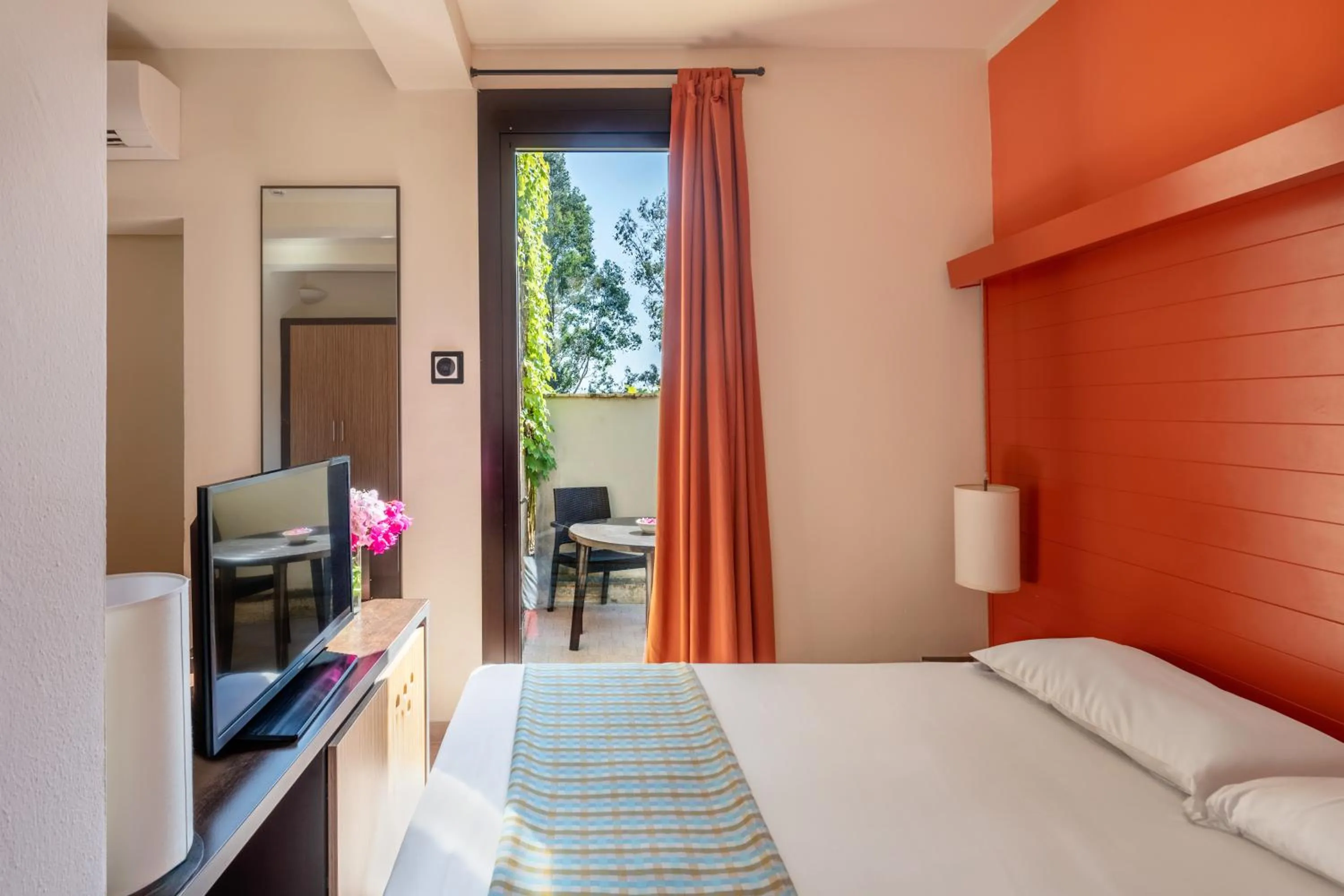 Bedroom, Bed in VOI Floriana Resort