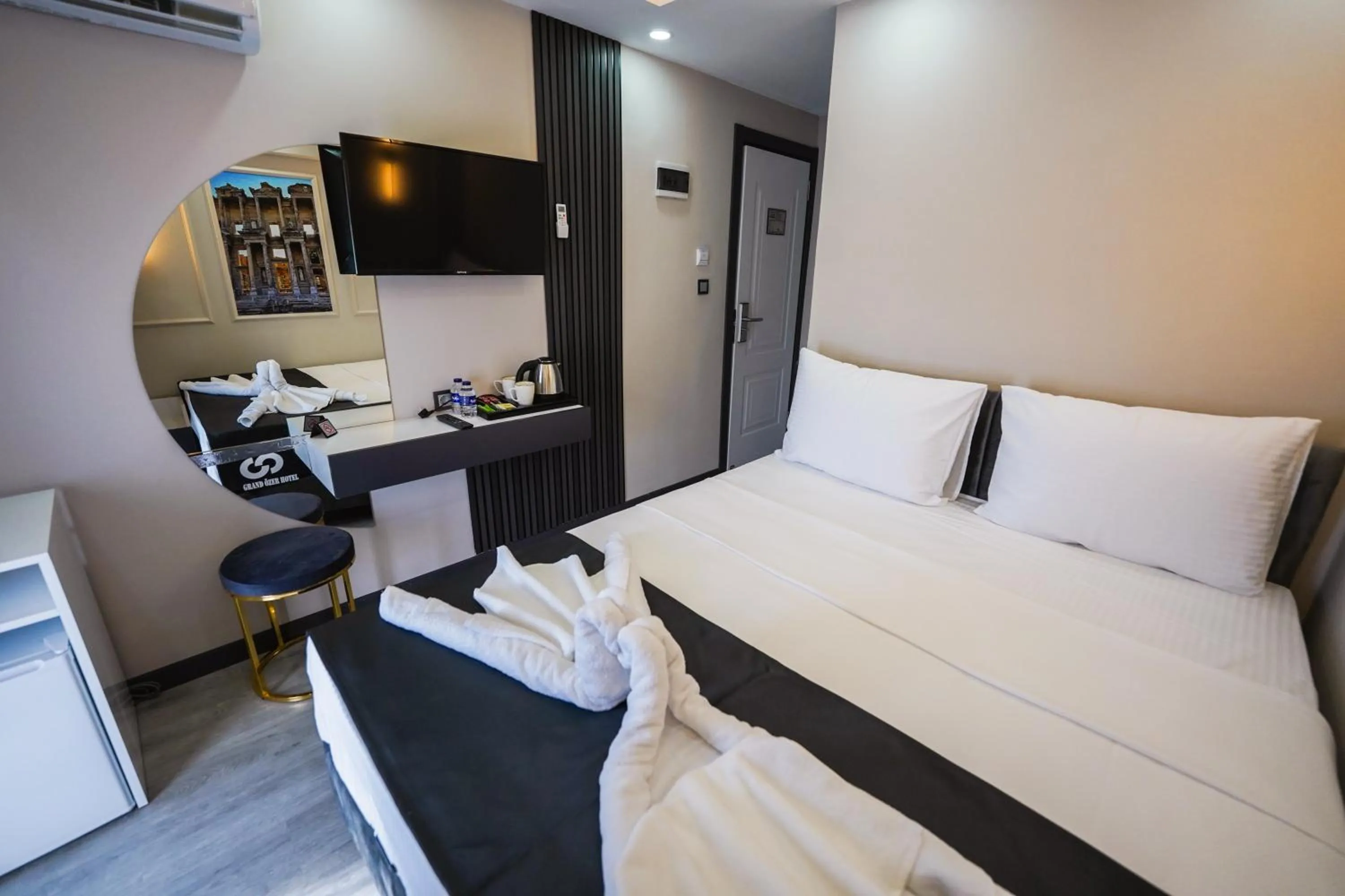 Photo of the whole room in Grand Özer Hotel