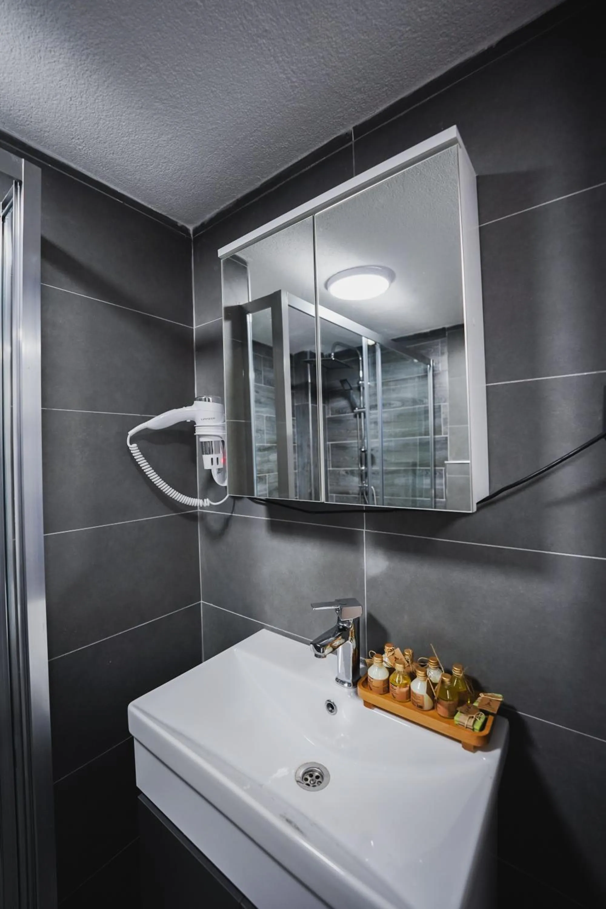 Bathroom in Grand Özer Hotel