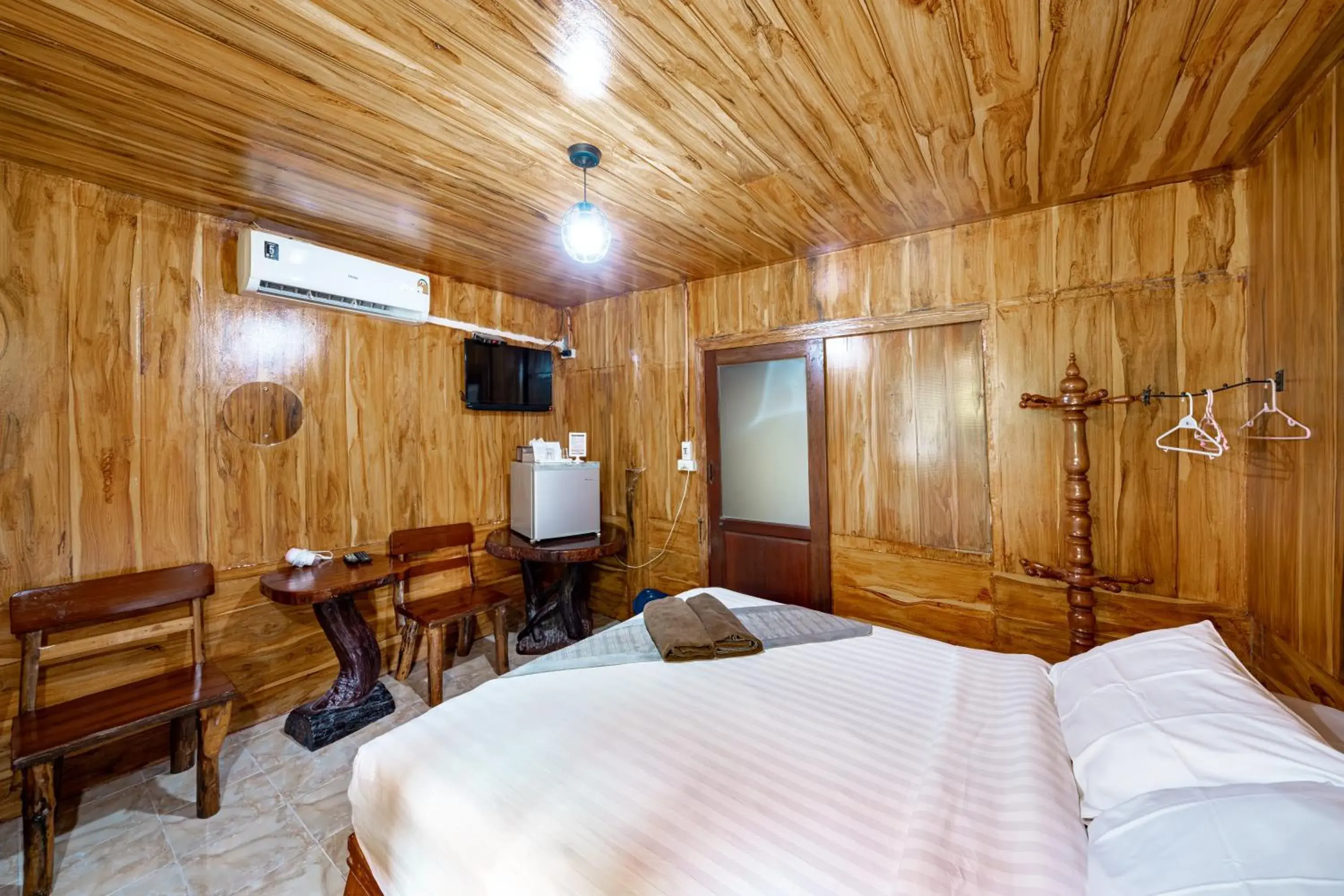 Budget Double Room in Athithara Homestay Budget Double Room in Athithara Homestay