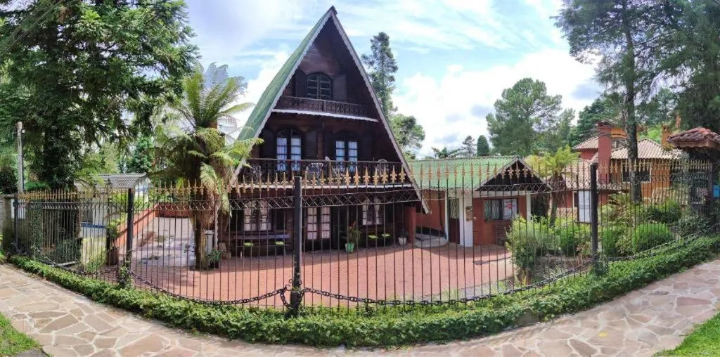 Property building in Chalé das Neves