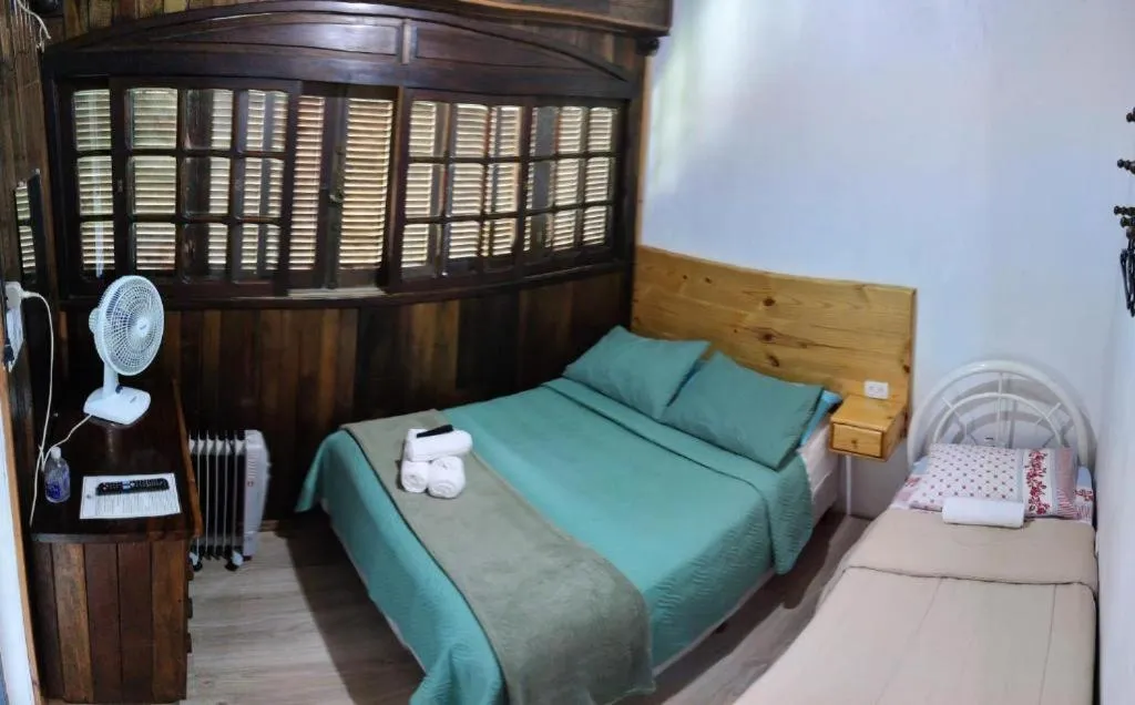 Photo of the whole room in Chalé das Neves