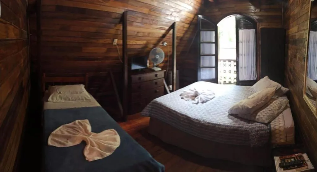 Photo of the whole room in Chalé das Neves