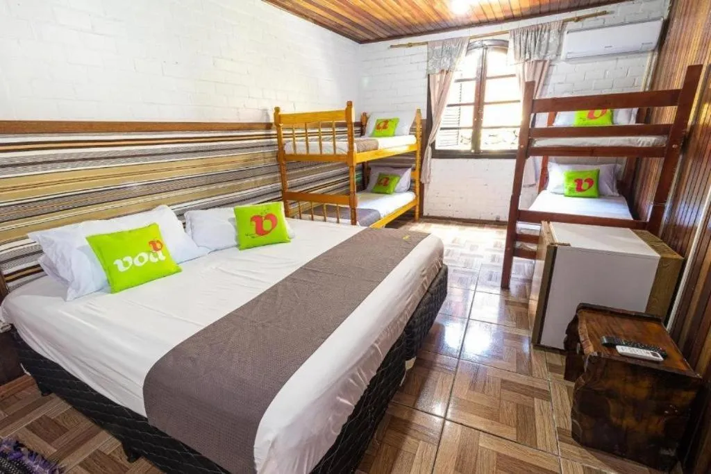 Photo of the whole room in Chalé das Neves