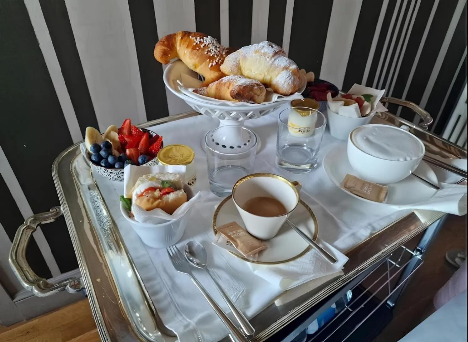 Food and drinks in Pattini Guest House