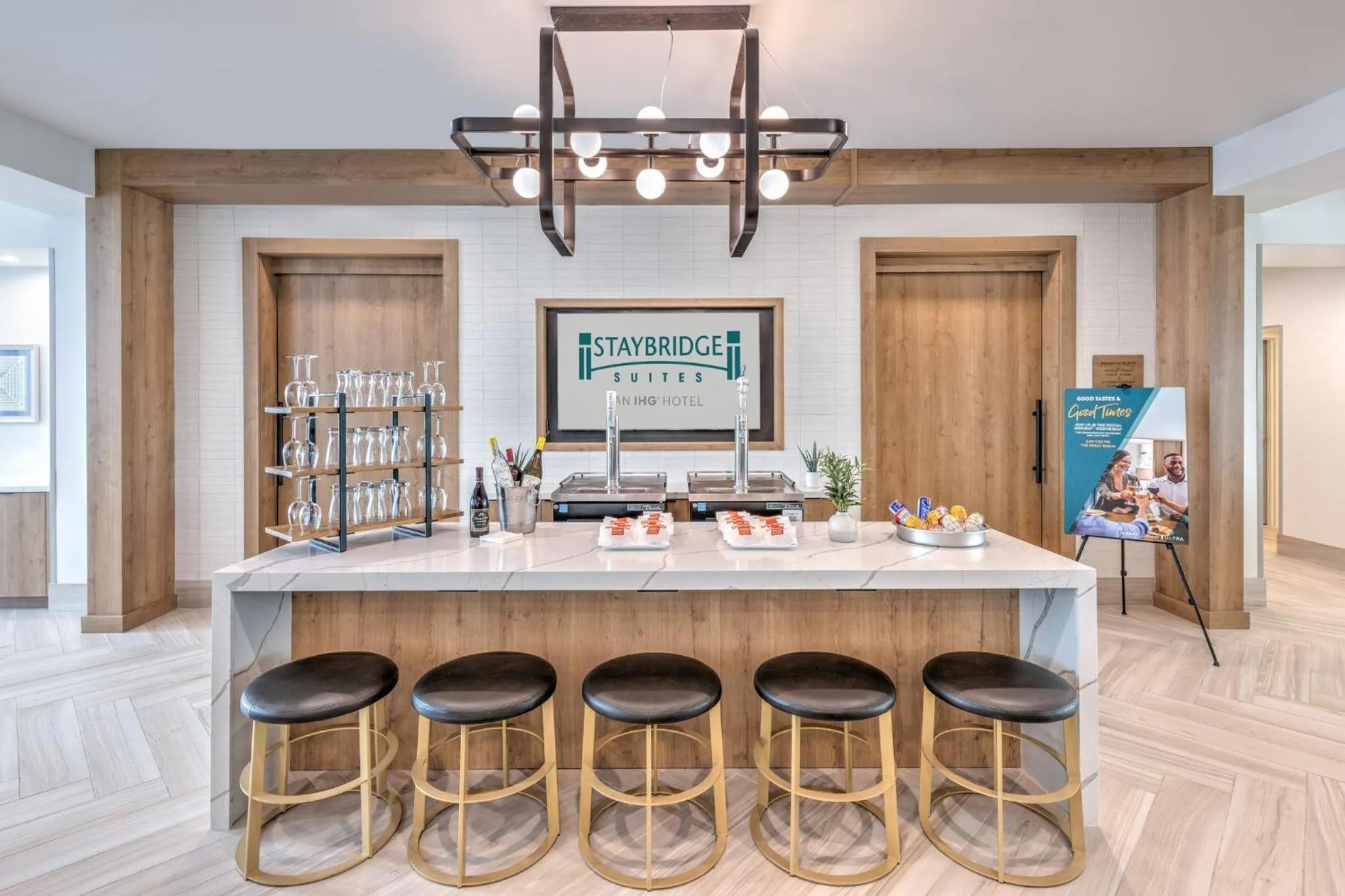 Lounge or bar in Staybridge Suites Port Arthur - by IHG