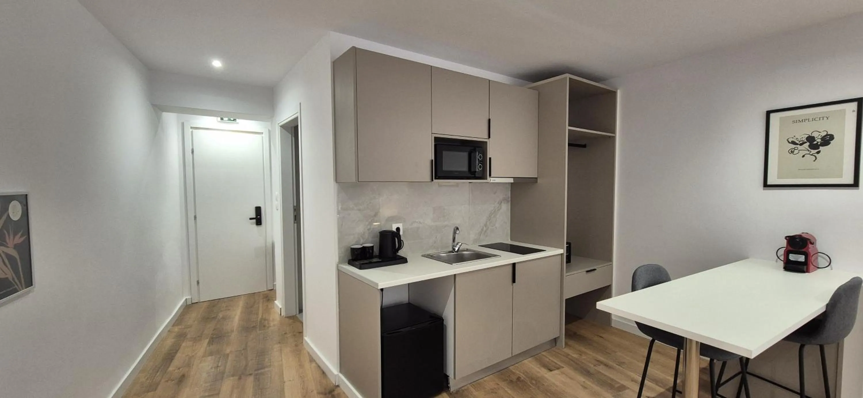 Kitchen or kitchenette in Figleaf Kypseli